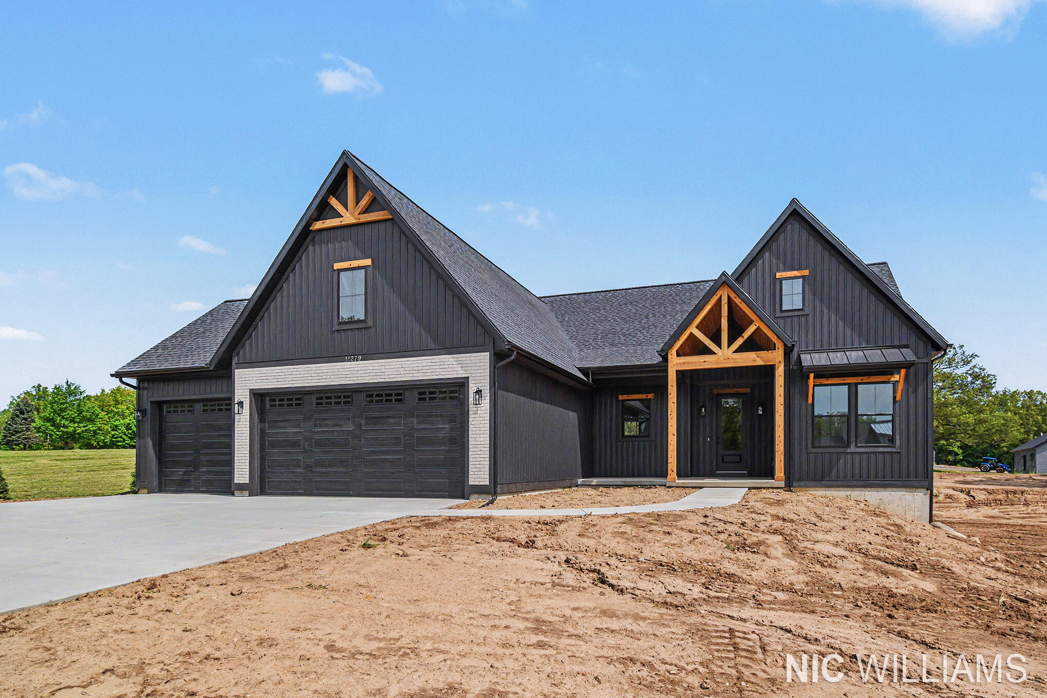 11279 Bancroft Way Se Property Photo 4