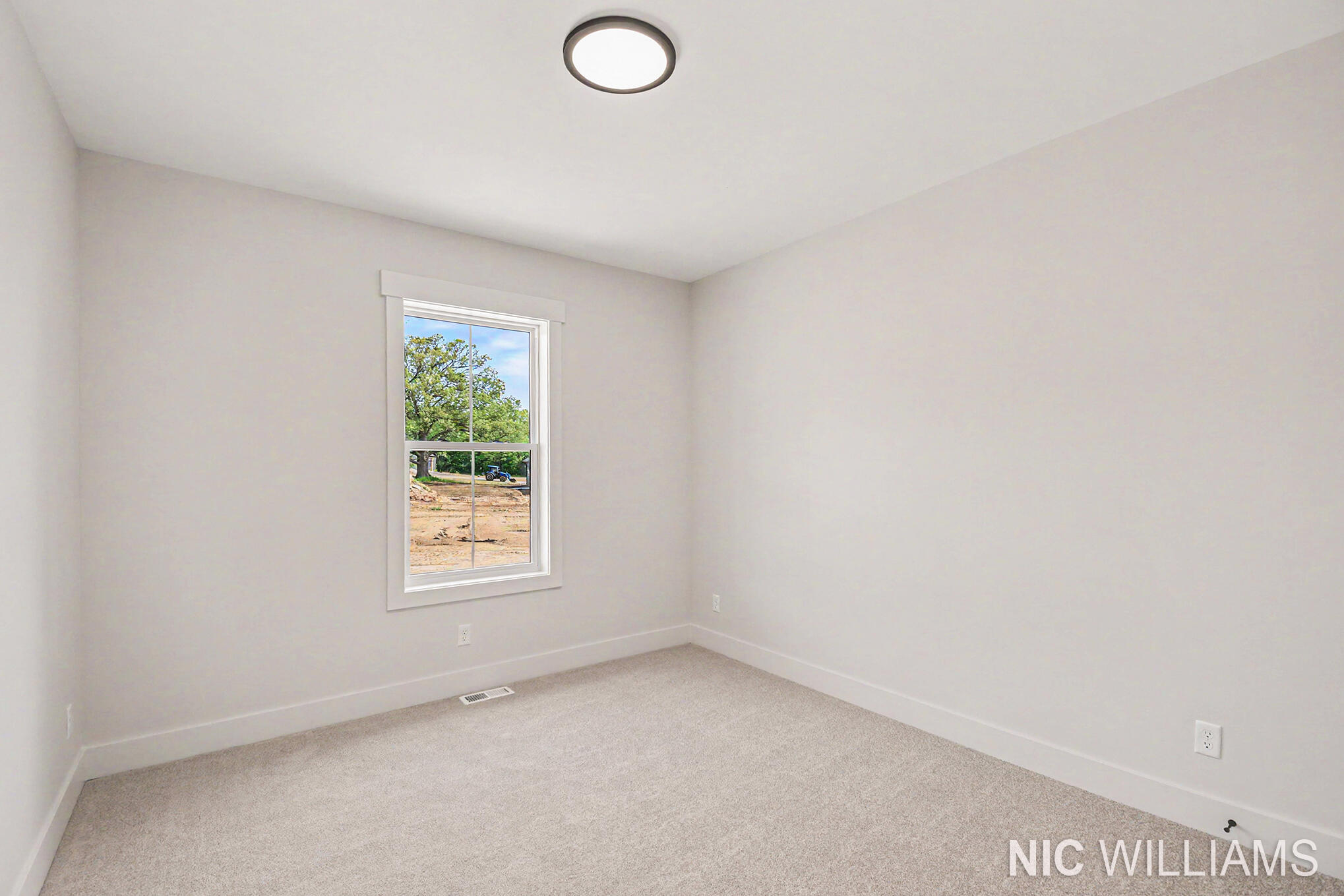 11279 Bancroft Way Se Property Photo 34