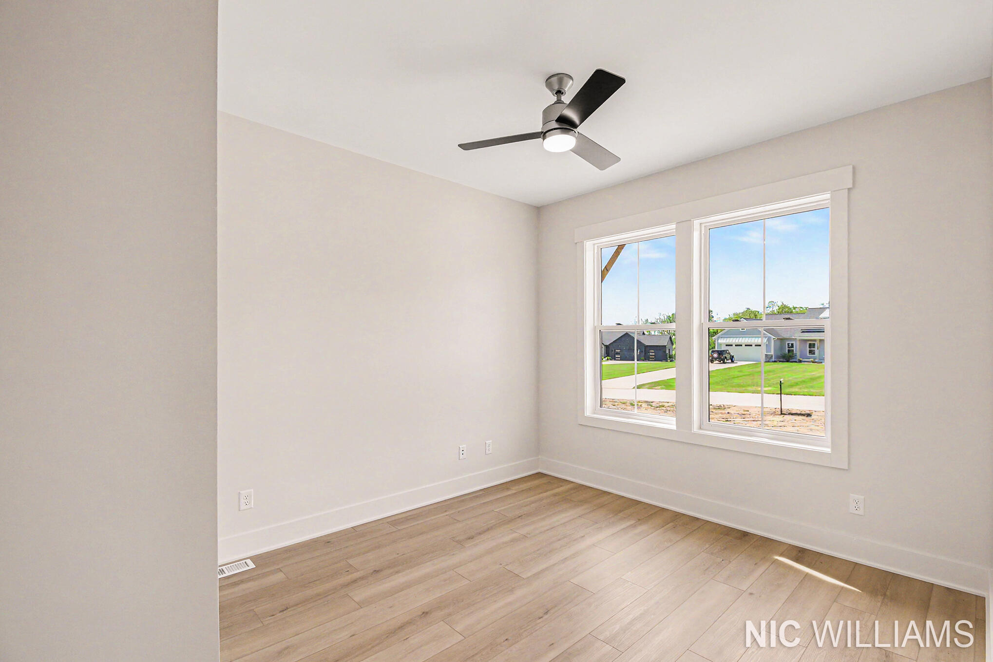 11279 Bancroft Way Se Property Photo 35