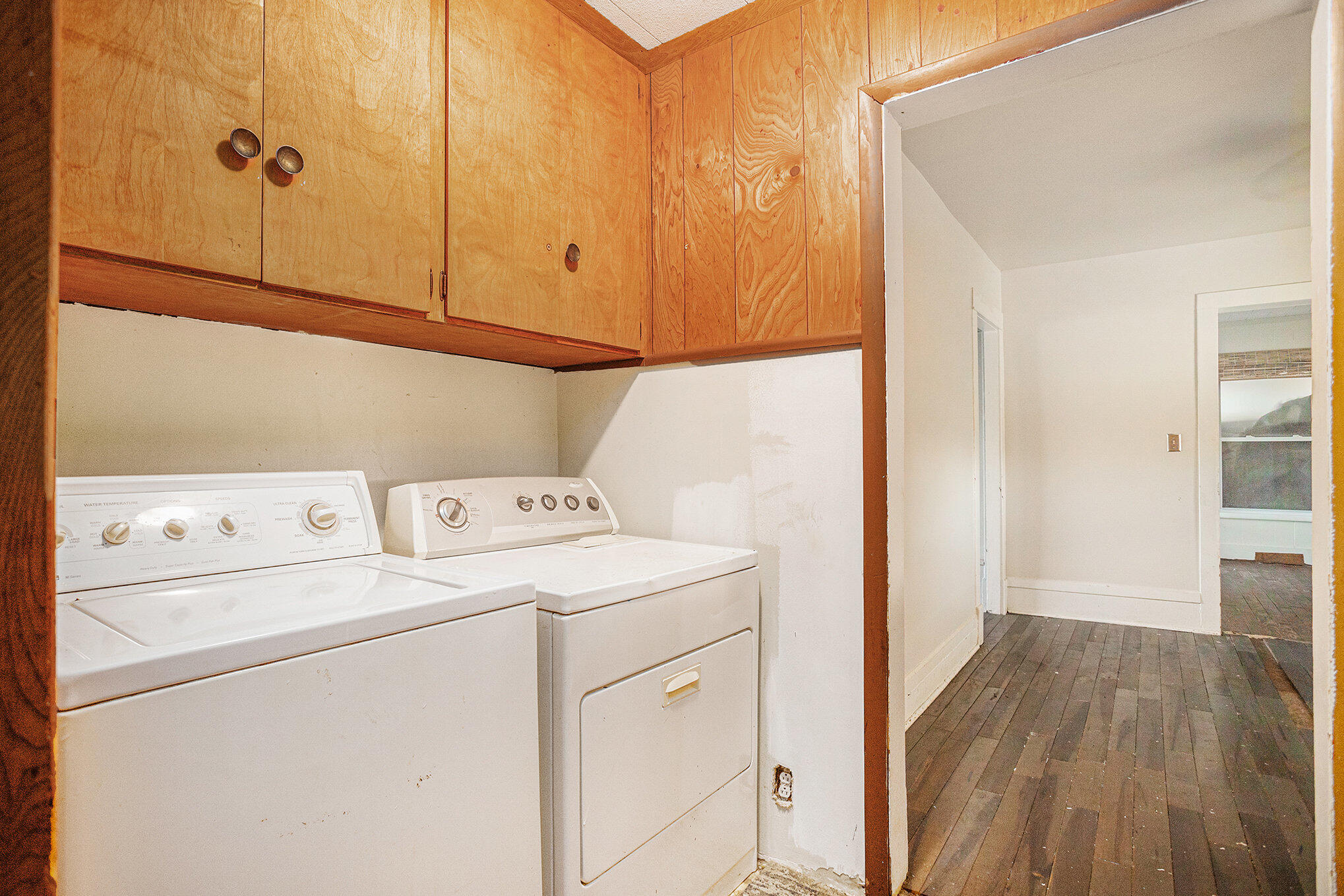 111 River Drive Property Photo 4