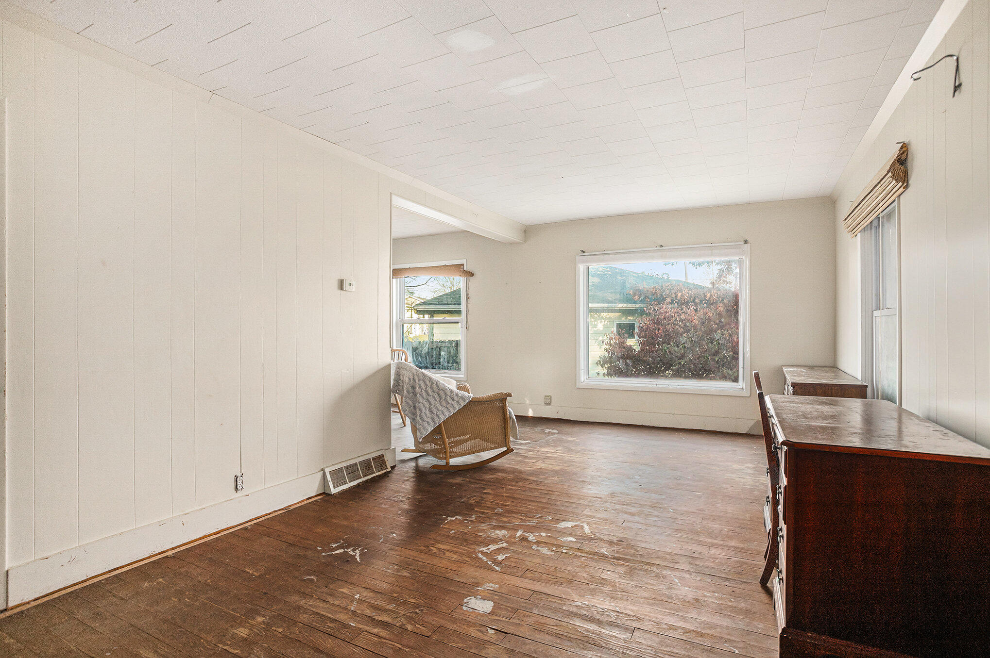 111 River Drive Property Photo 8