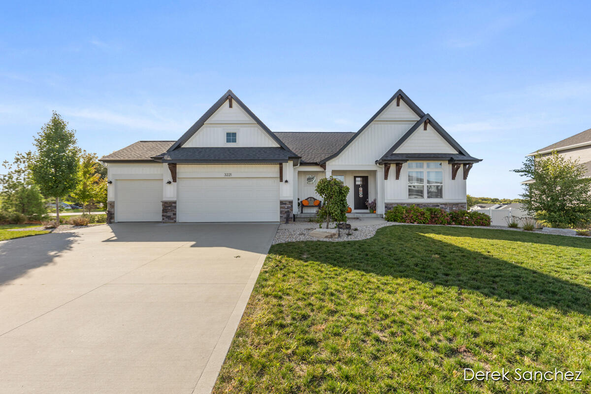 3221 Rocaway Drive Property Photo 1