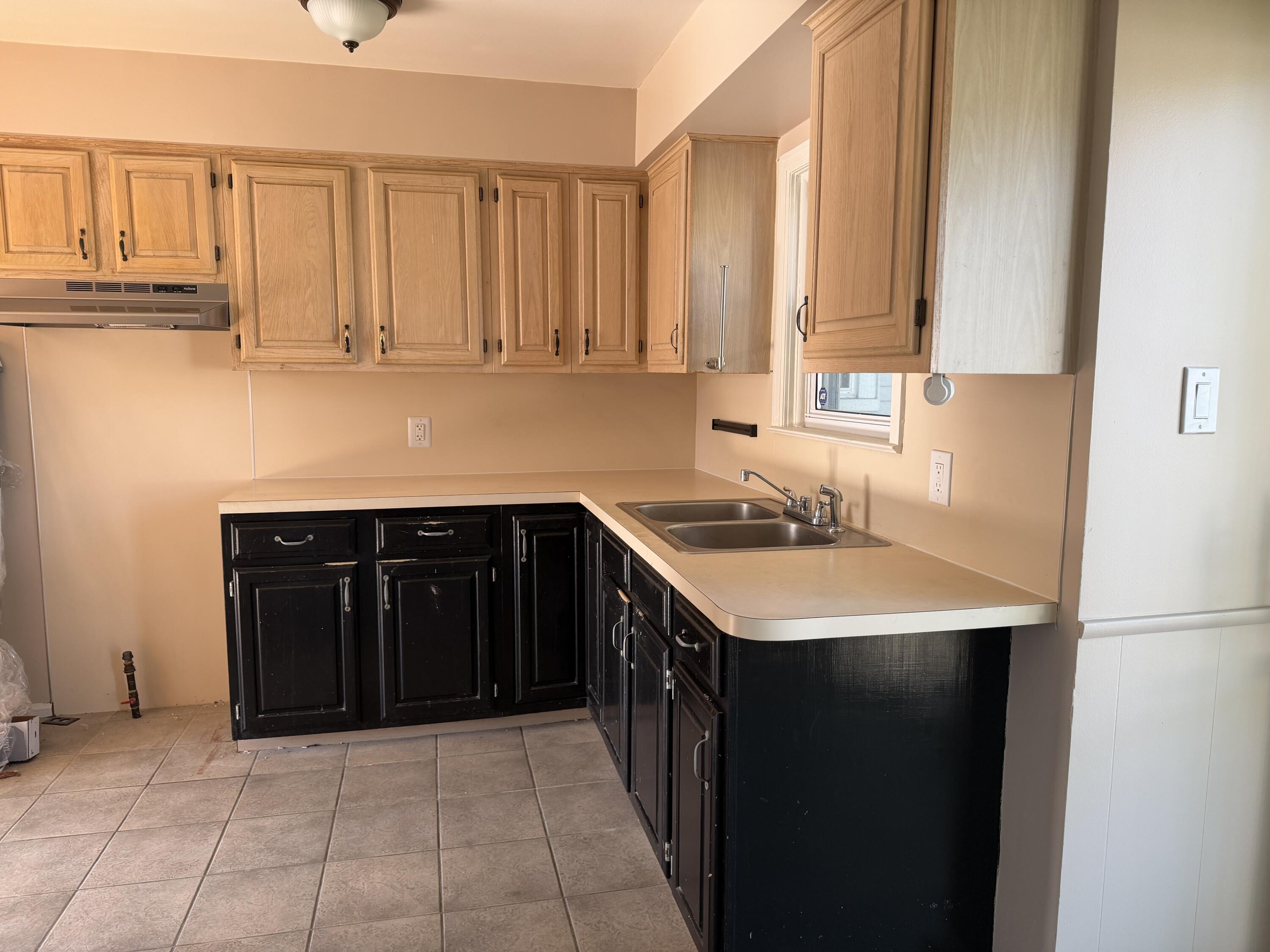 22415 Wilmot Avenue Property Photo 4