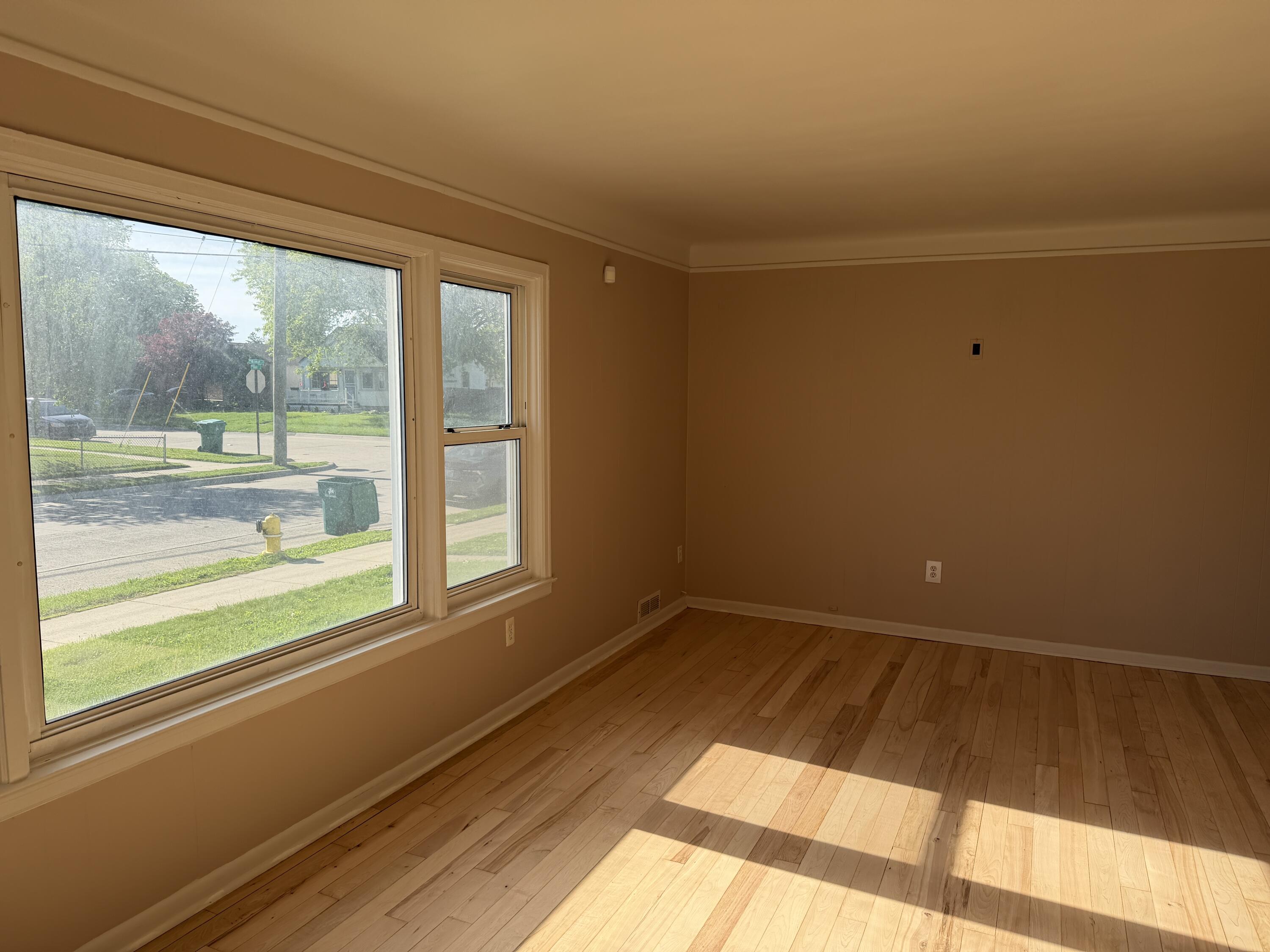 22415 Wilmot Avenue Property Photo 5