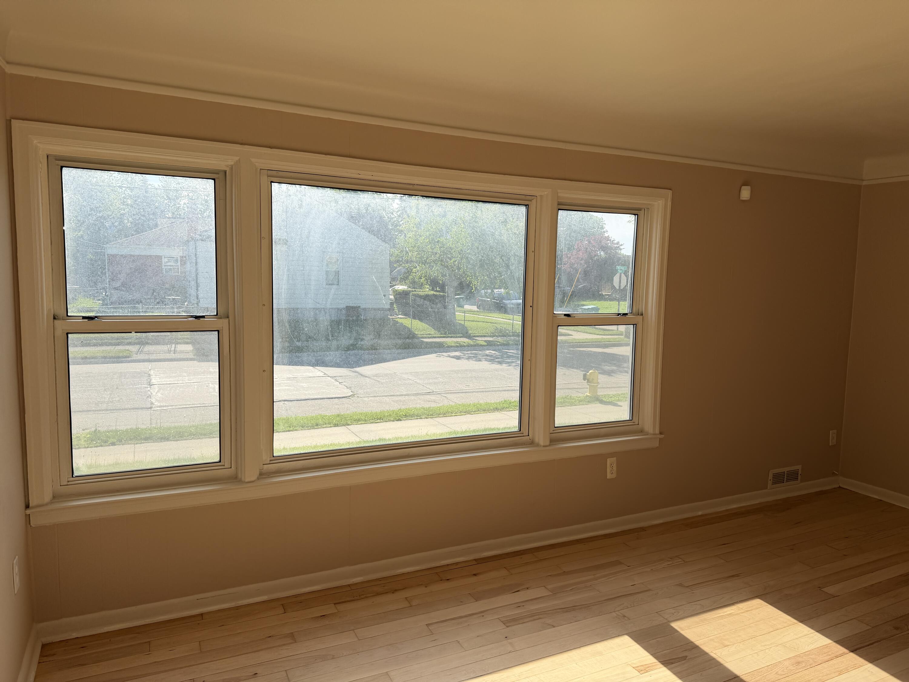 22415 Wilmot Avenue Property Photo 6