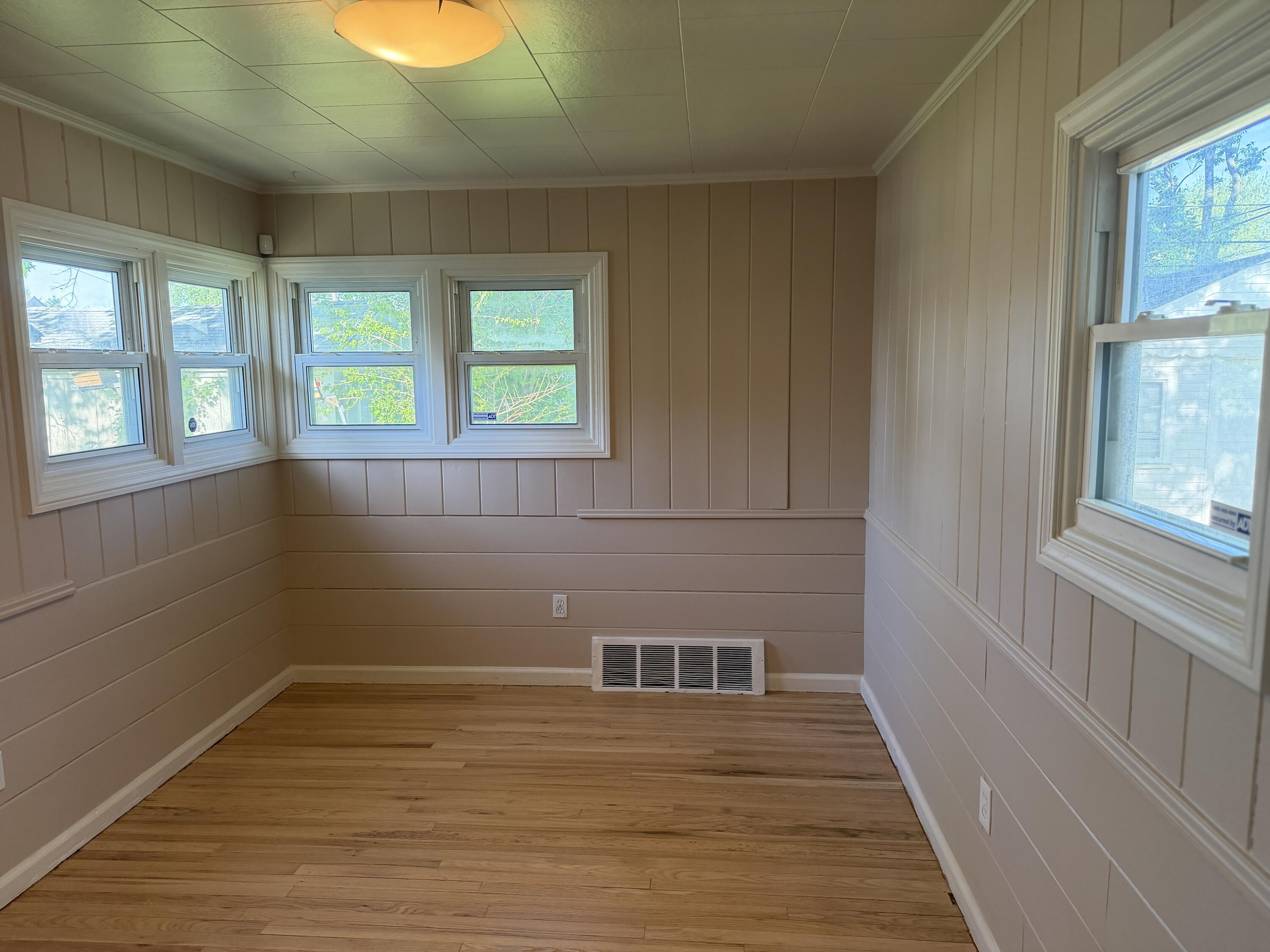 22415 Wilmot Avenue Property Photo 10