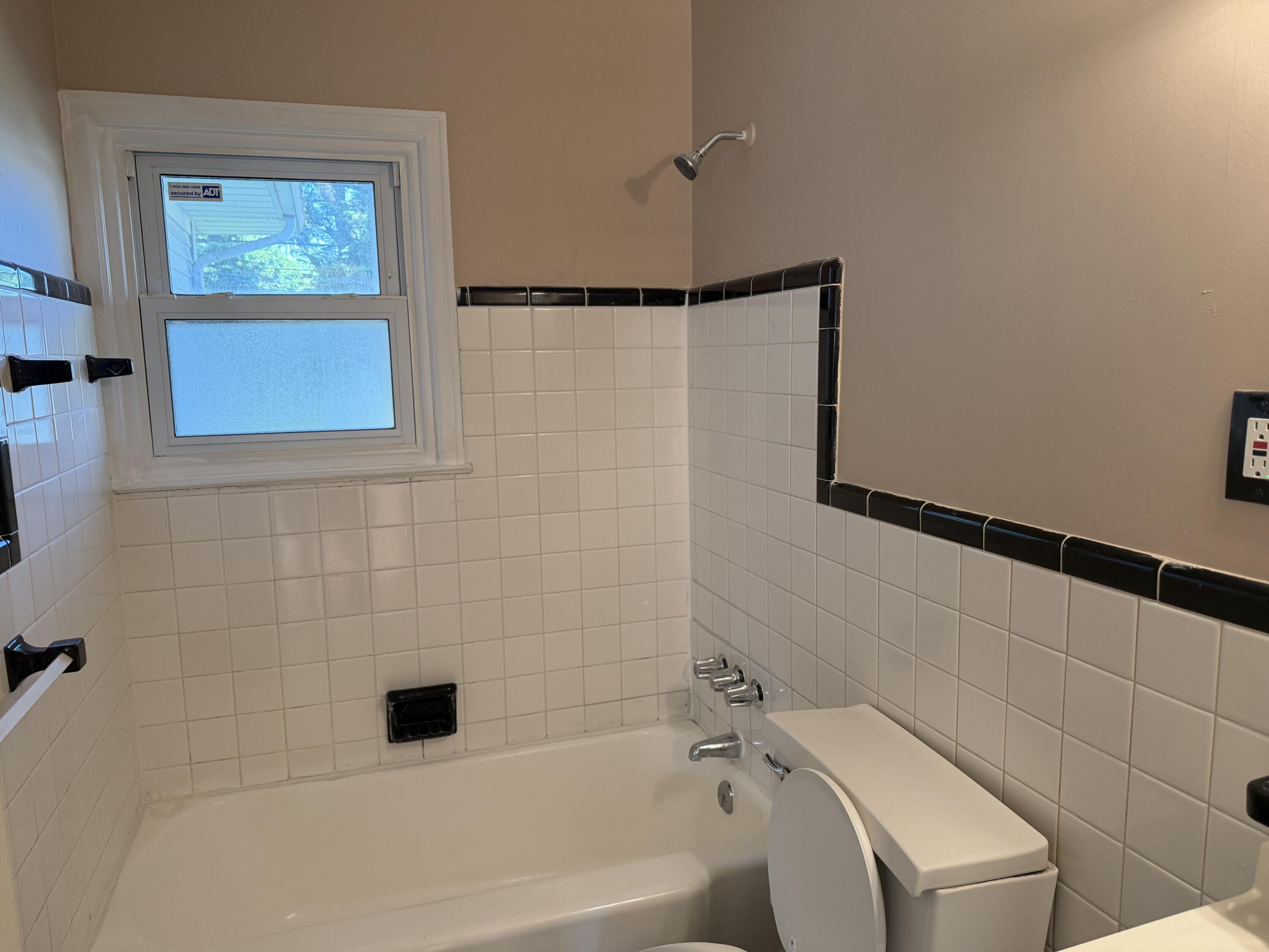 22415 Wilmot Avenue Property Photo 12
