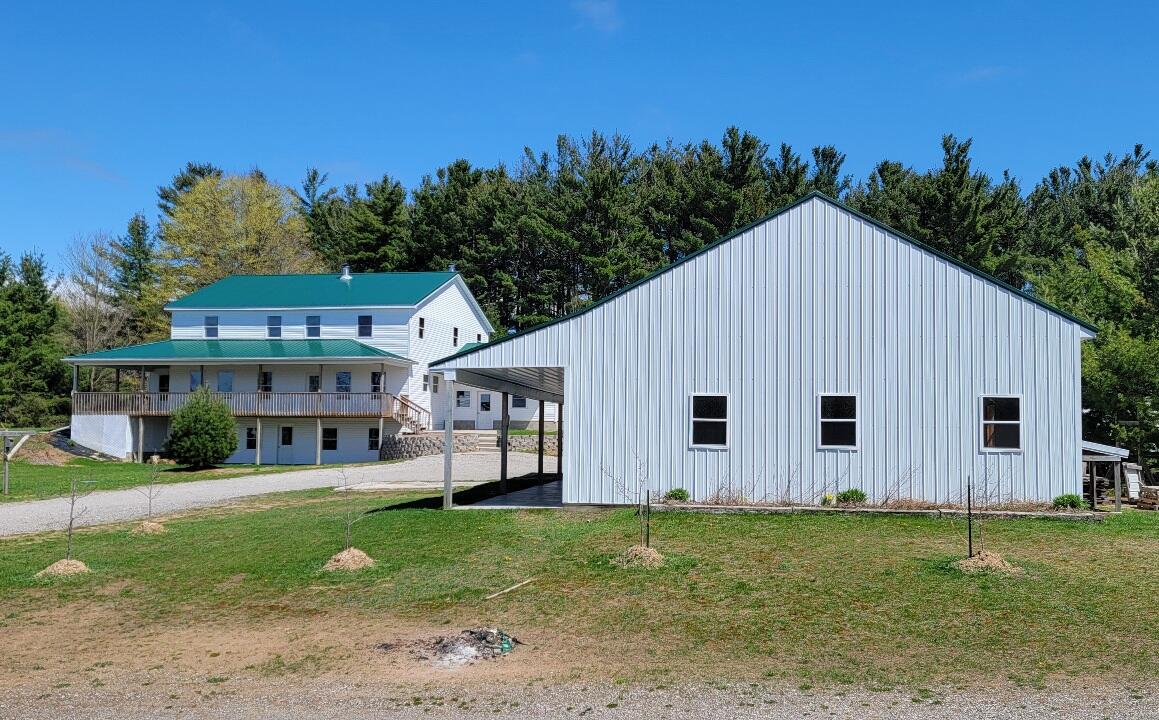 7909 11 Mile Road Property Photo 2