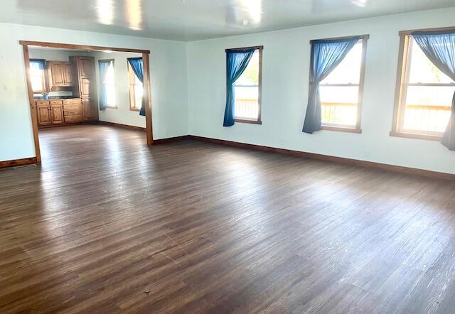 7909 11 Mile Road Property Photo 4