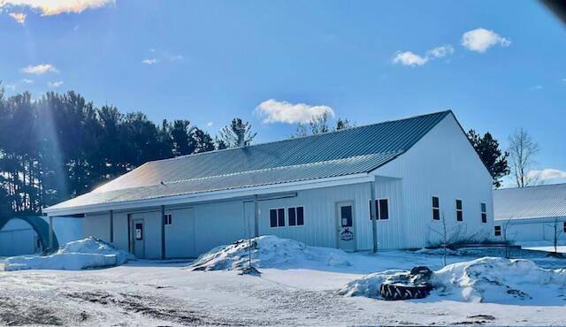 7909 11 Mile Road Property Photo 13