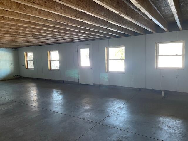 7909 11 Mile Road Property Photo 14