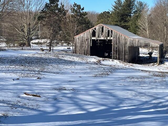 7909 11 Mile Road Property Photo 15