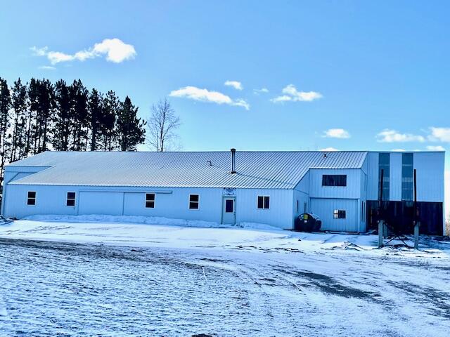 7909 11 Mile Road Property Photo 18