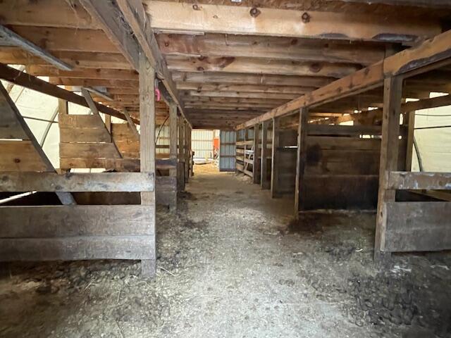 7909 11 Mile Road Property Photo 28