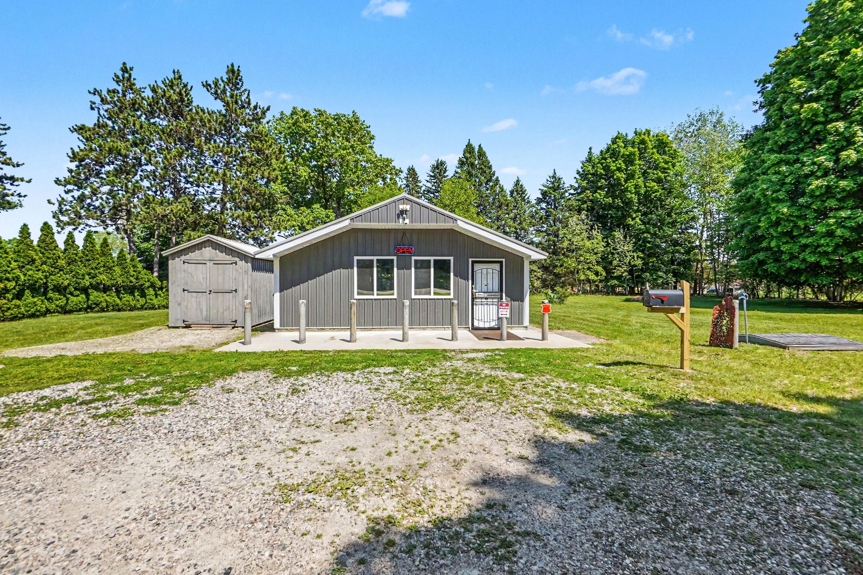 2811 S Sheridan Road Property Photo 1