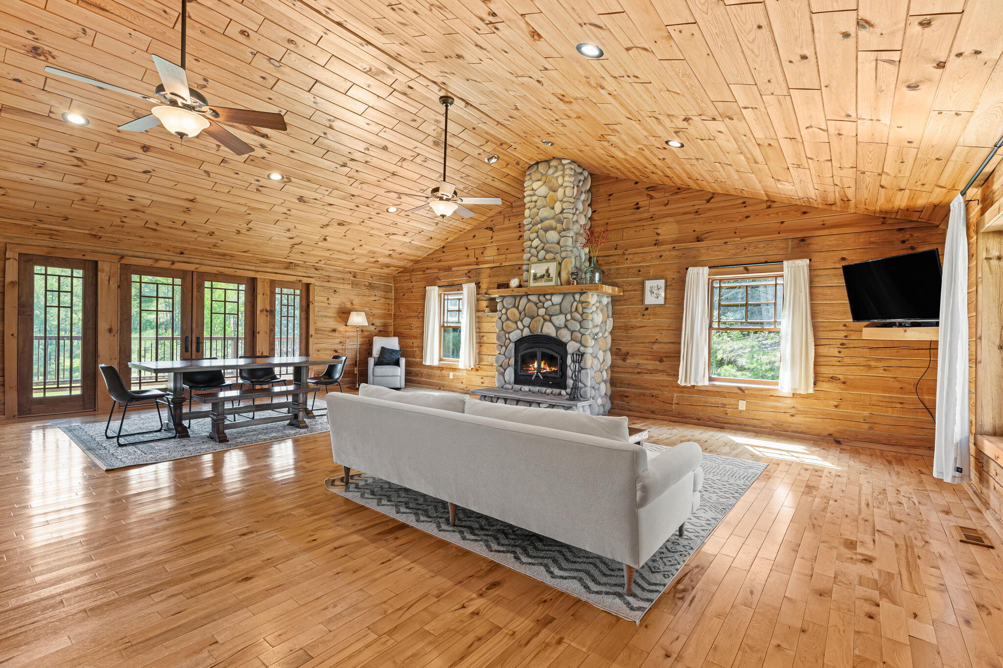 15902 Penesal Road Property Photo 6