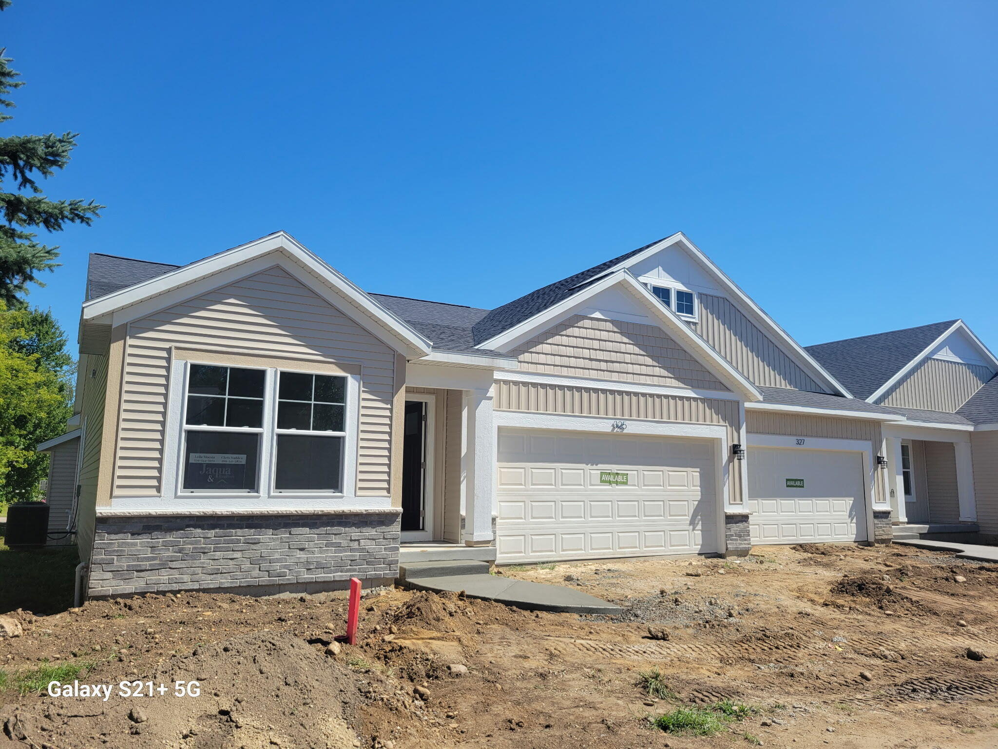 325 Round Hill Road Property Photo 1