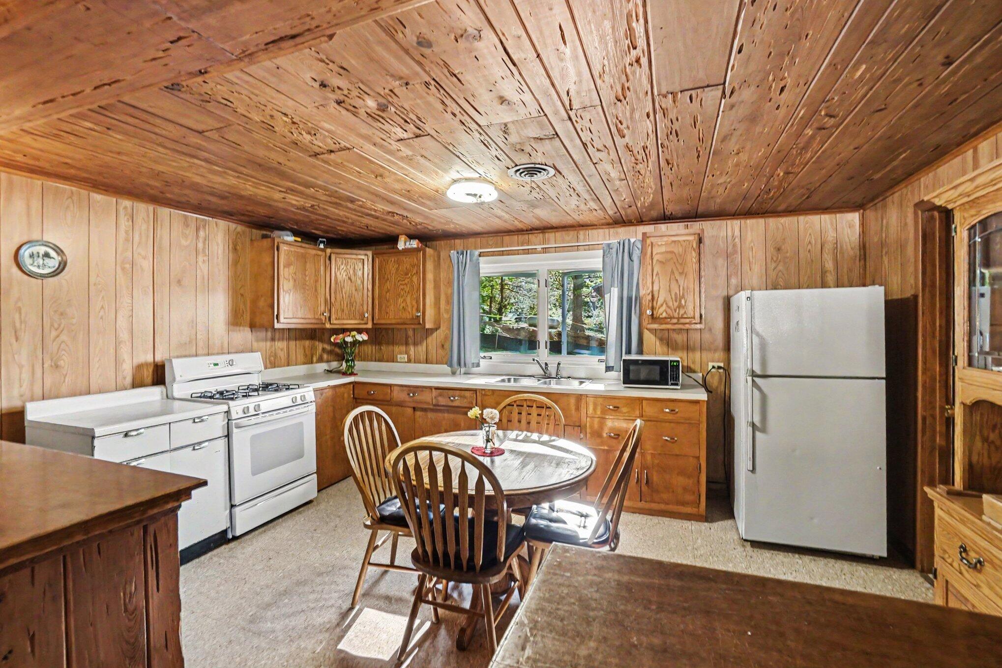 5207 E High Tower Lake Road Property Photo 10