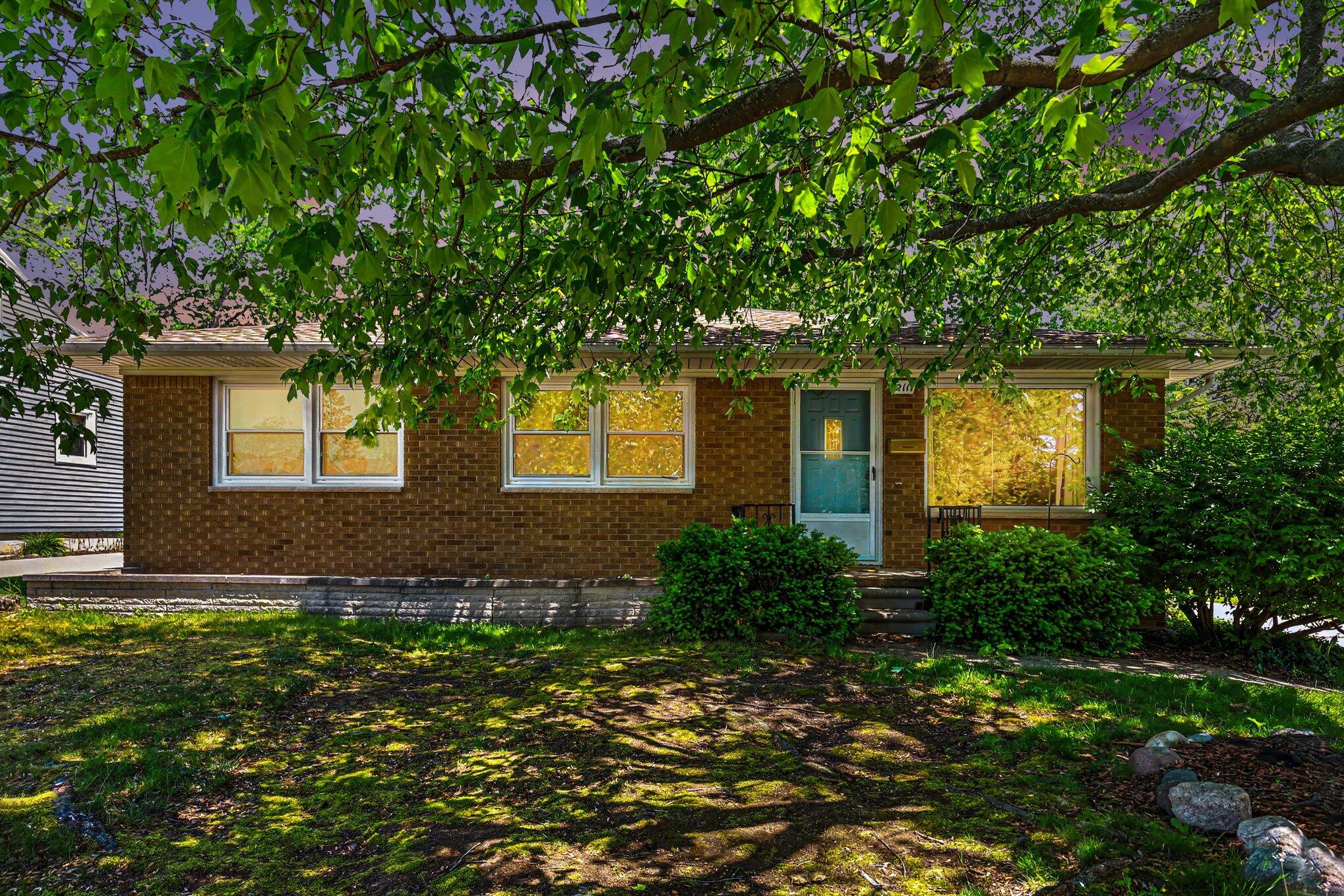 2117 Edwin Place Property Photo 1