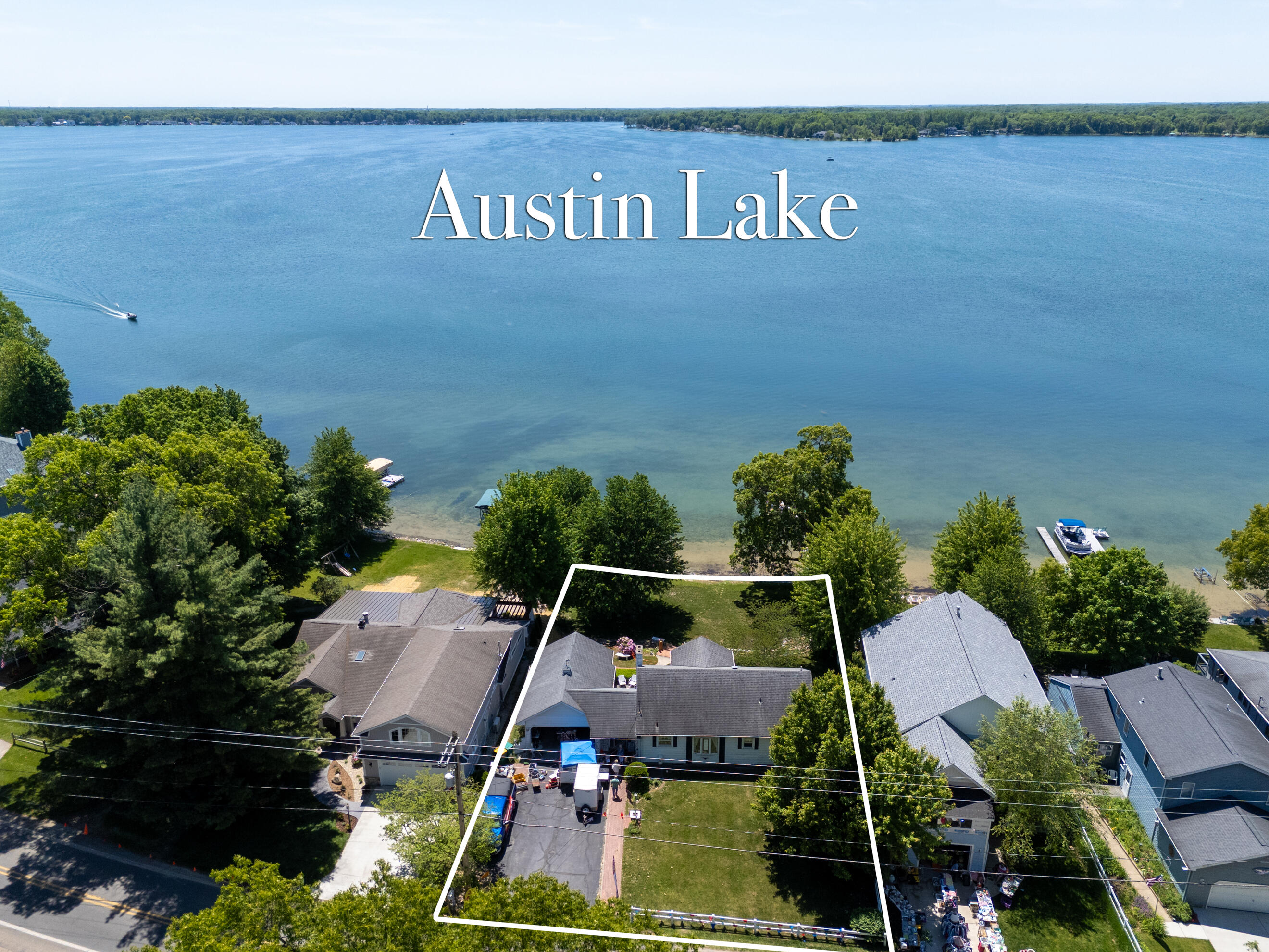 3624 E Shore Drive Property Photo 3