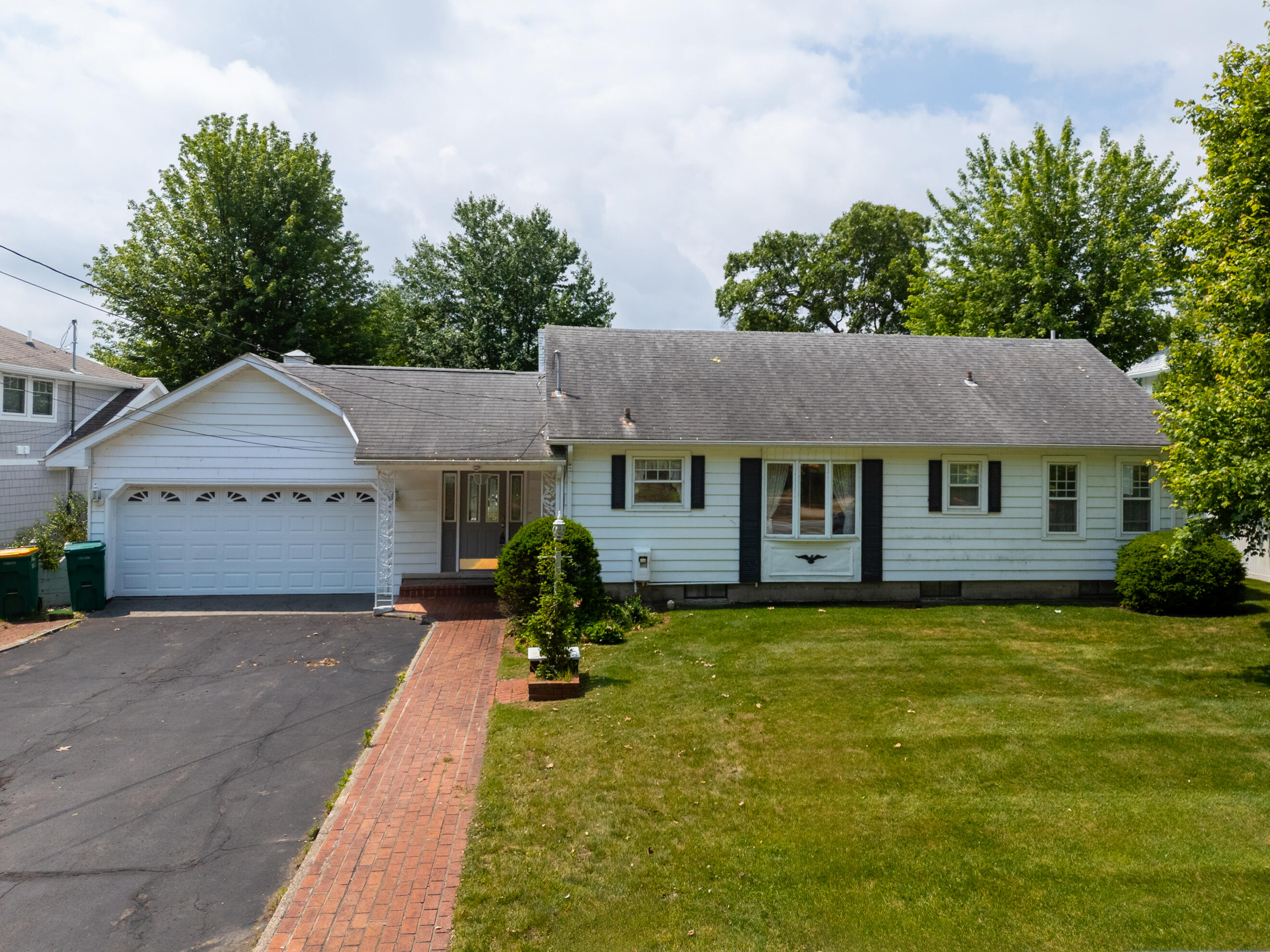 3624 E Shore Drive Property Photo 4