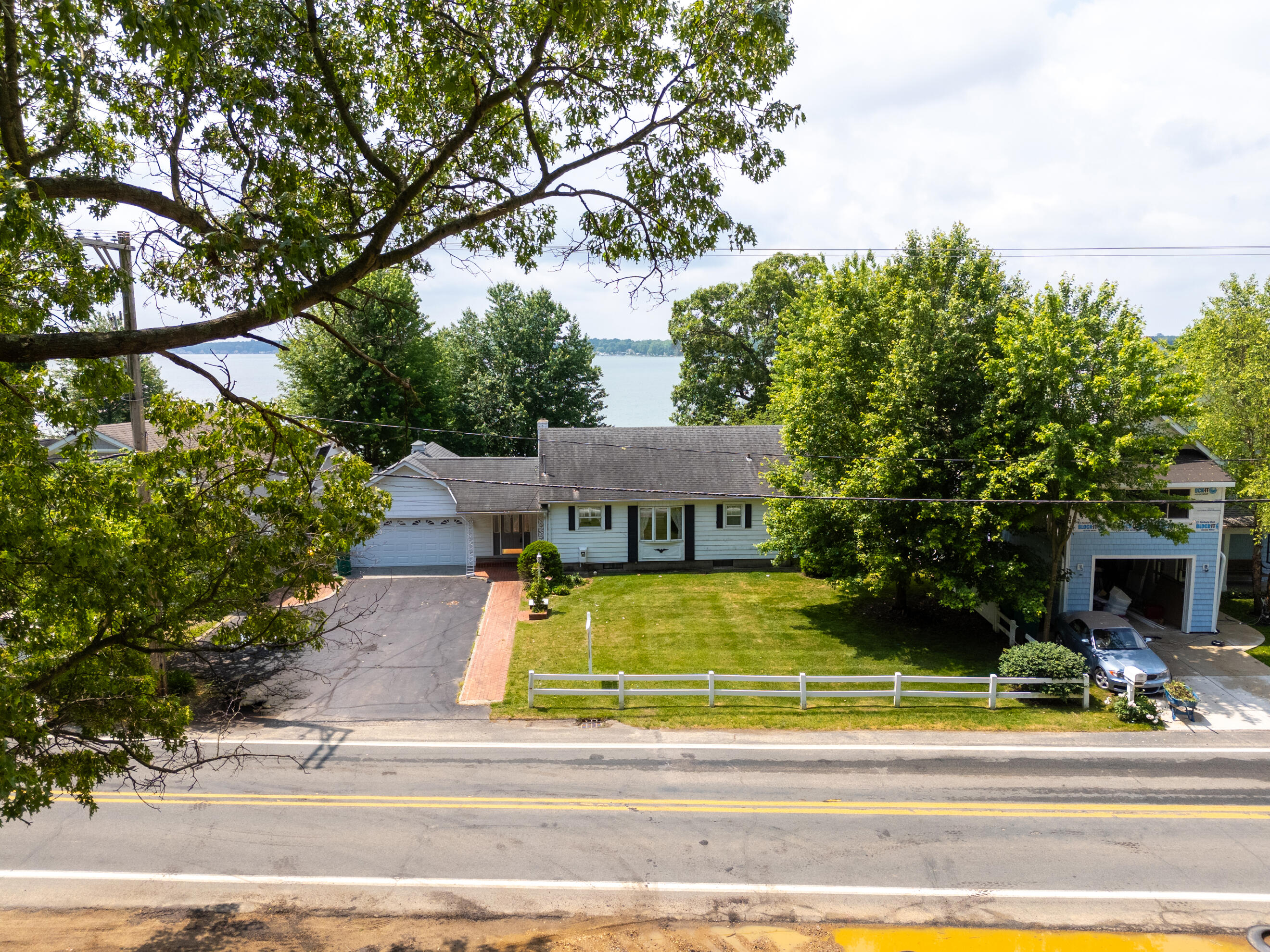 3624 E Shore Drive Property Photo 6