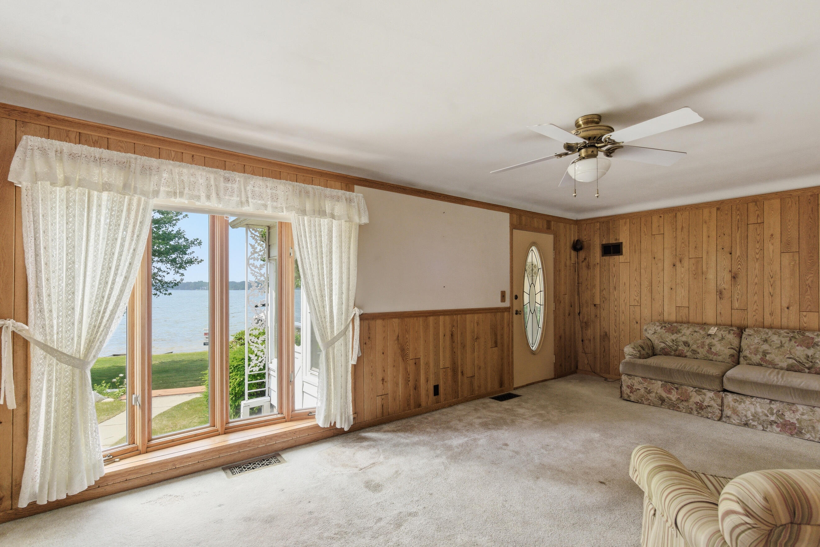 3624 E Shore Drive Property Photo 9
