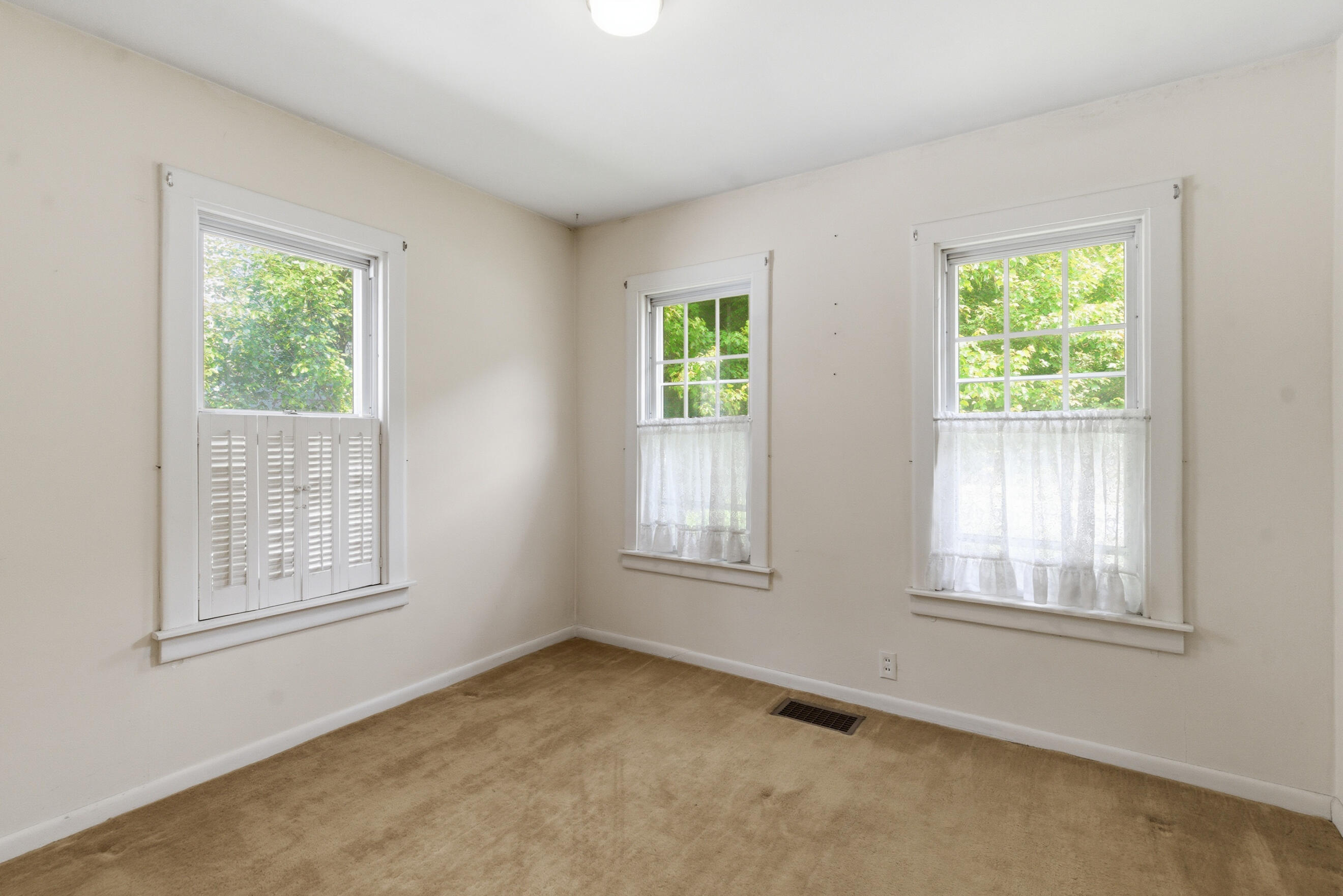3624 E Shore Drive Property Photo 19