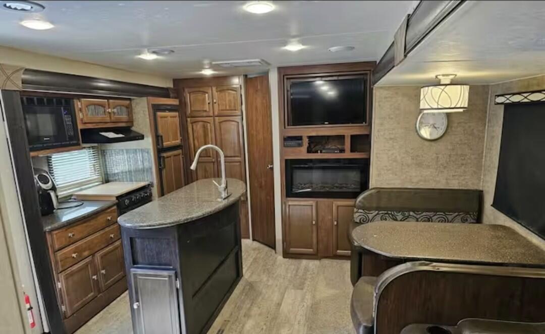 1749 E Brill Trail Property Photo 21