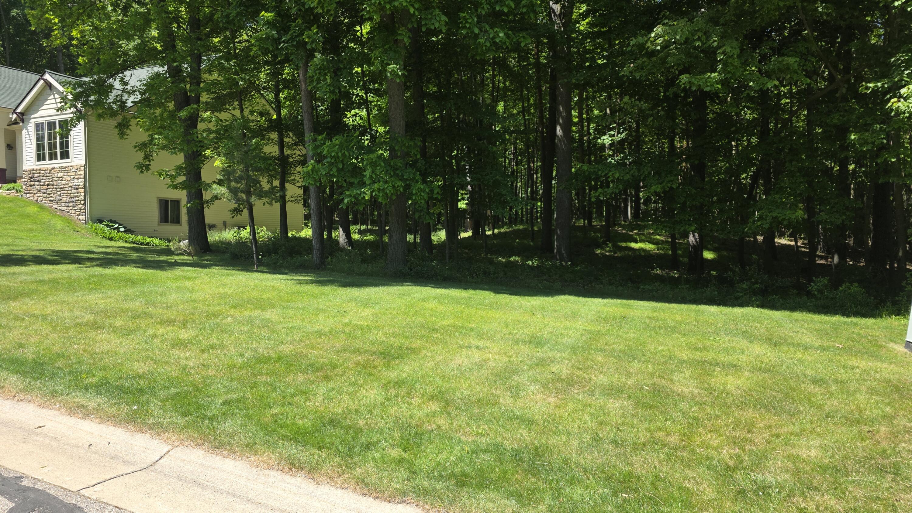 710 Glen Oak Drive Property Photo 4