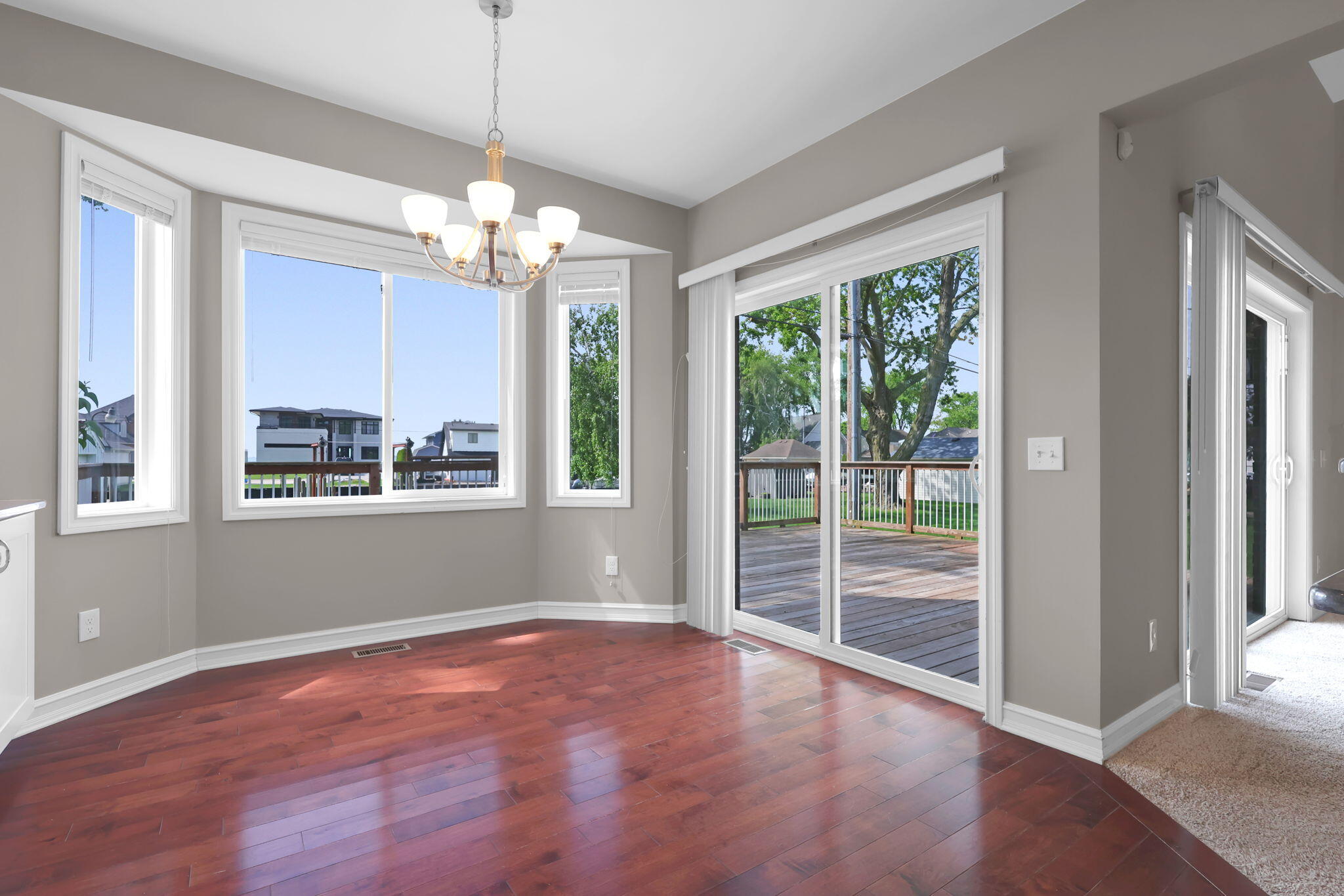 48484 Jefferson Avenue Property Photo 14