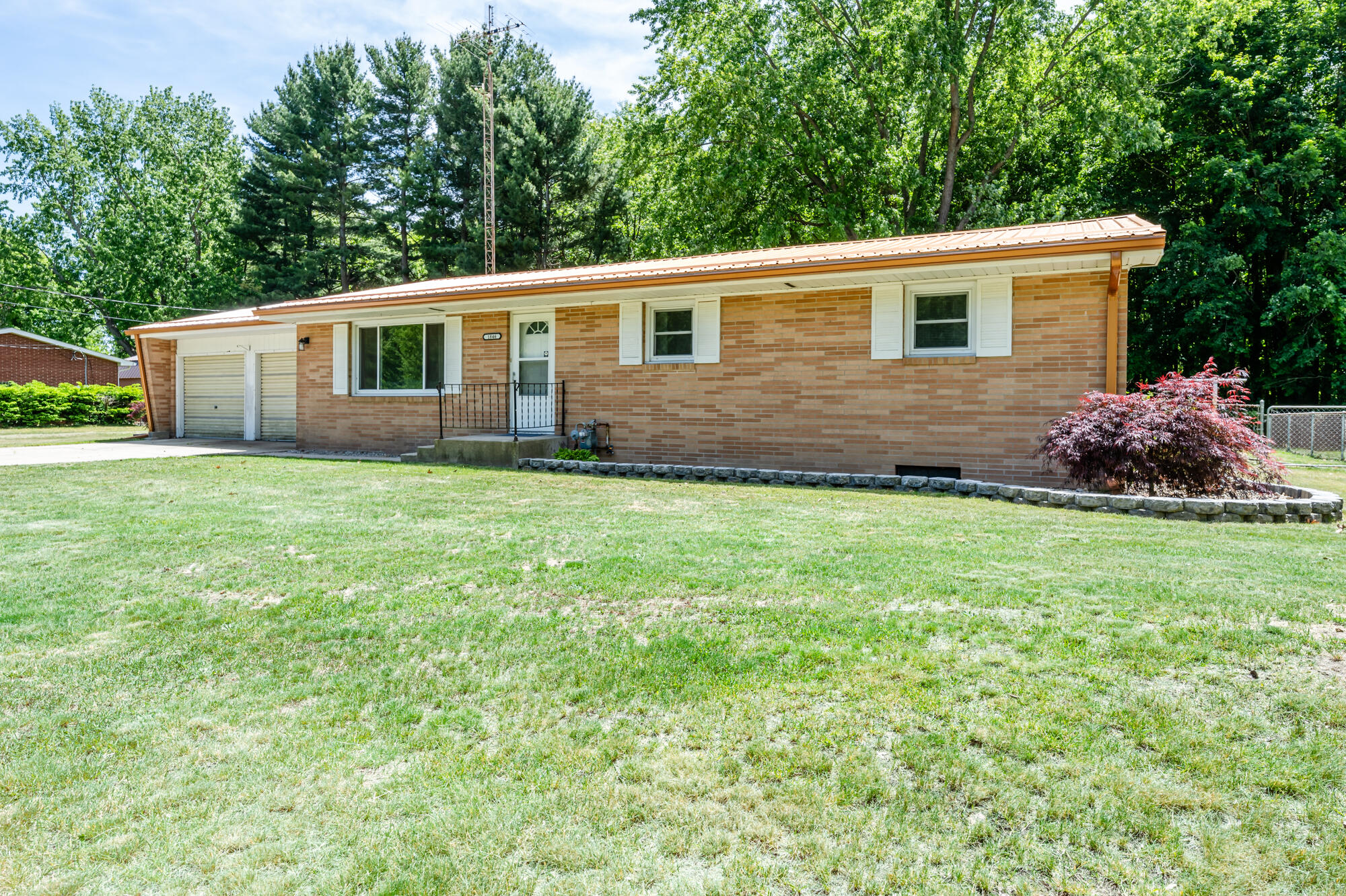 1846 Maple Lane Property Photo 1