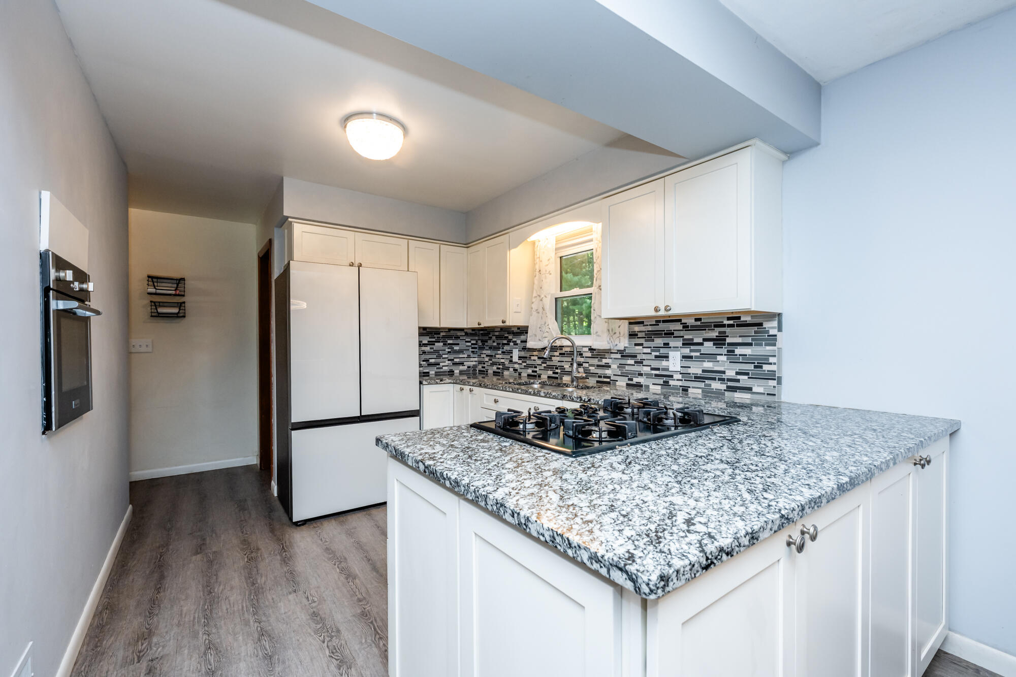 1846 Maple Lane Property Photo 7