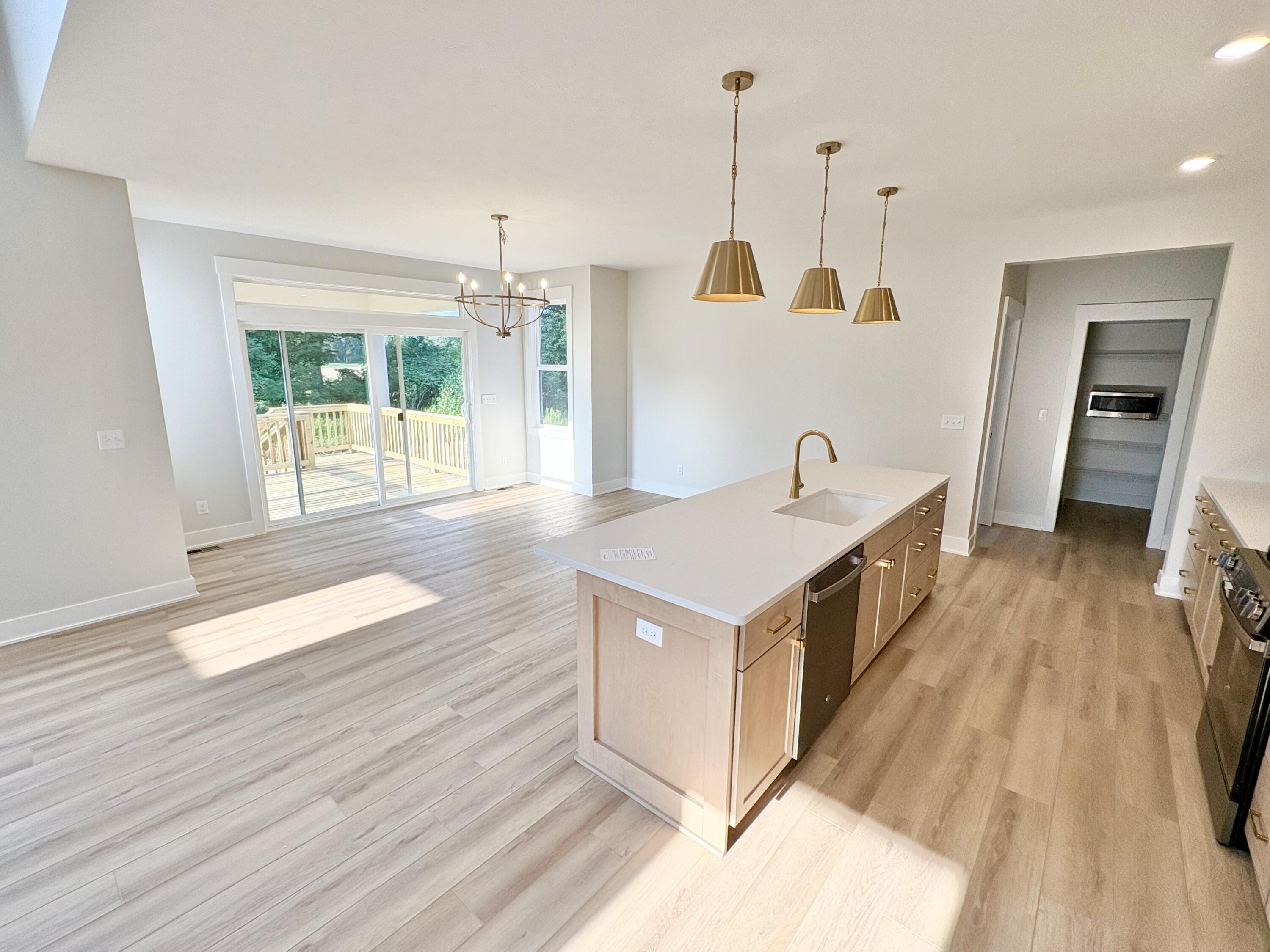 3348 Penn Station Drive Property Photo 6