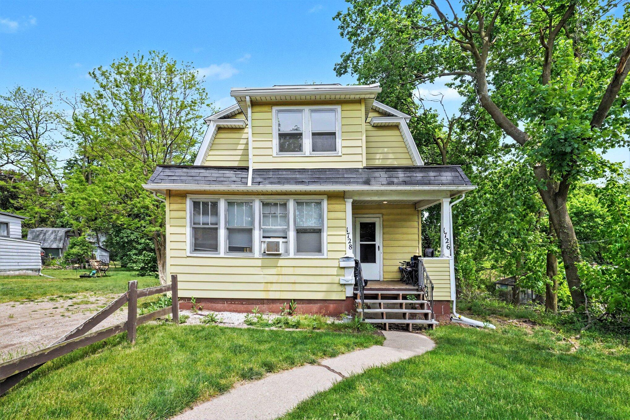 1726-1728 Commonwealth Avenue Property Photo 1
