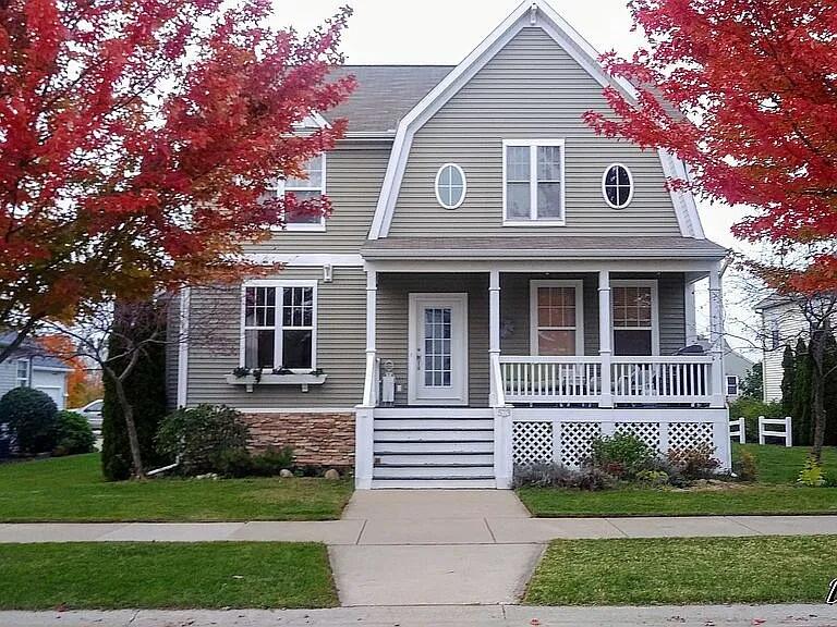573 Brownstone Street Property Photo 5