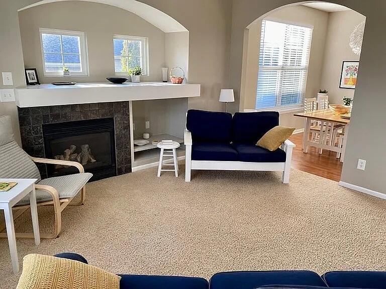 573 Brownstone Street Property Photo 8