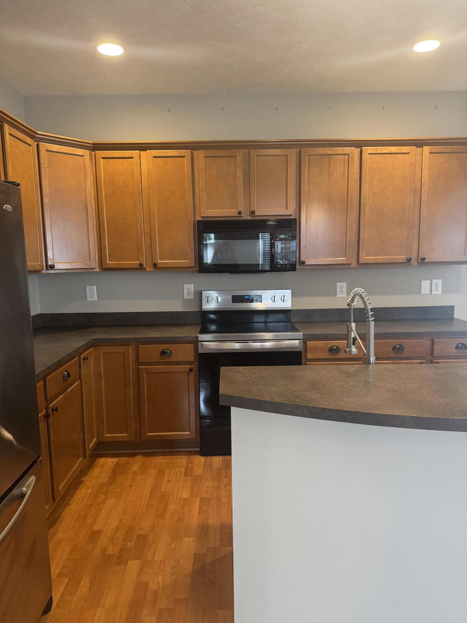 573 Brownstone Street Property Photo 17