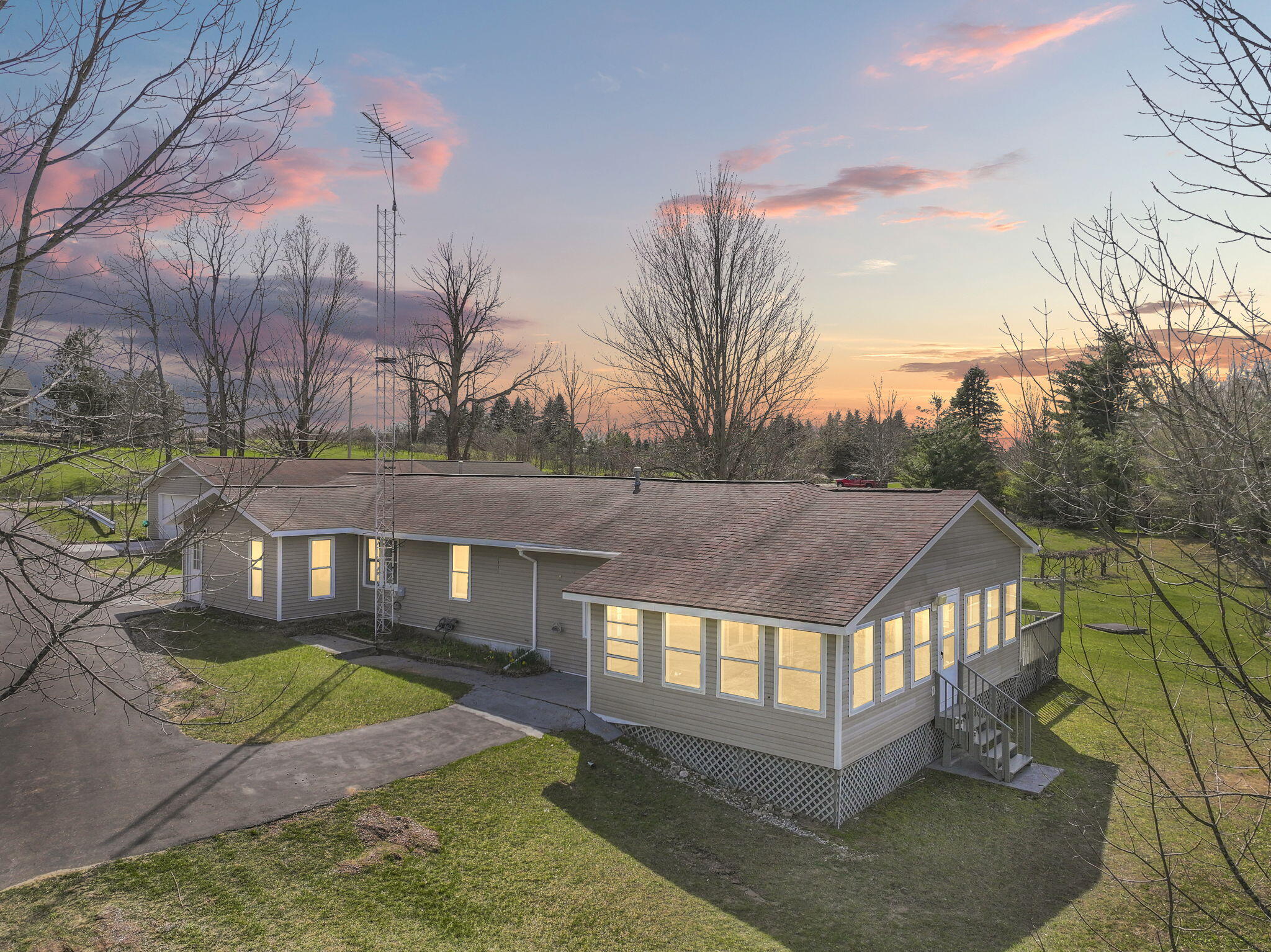 10976 E 3 Mile Road Property Photo 11