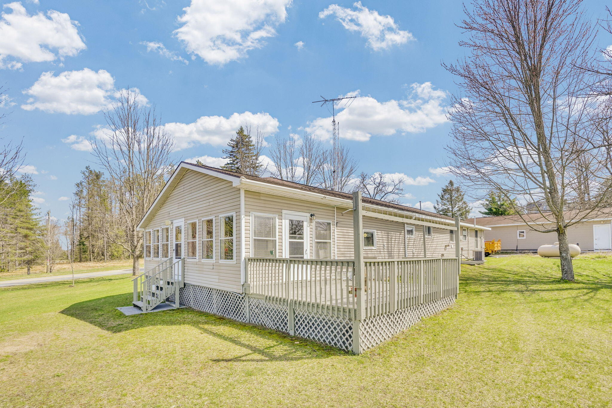 10976 E 3 Mile Road Property Photo 12