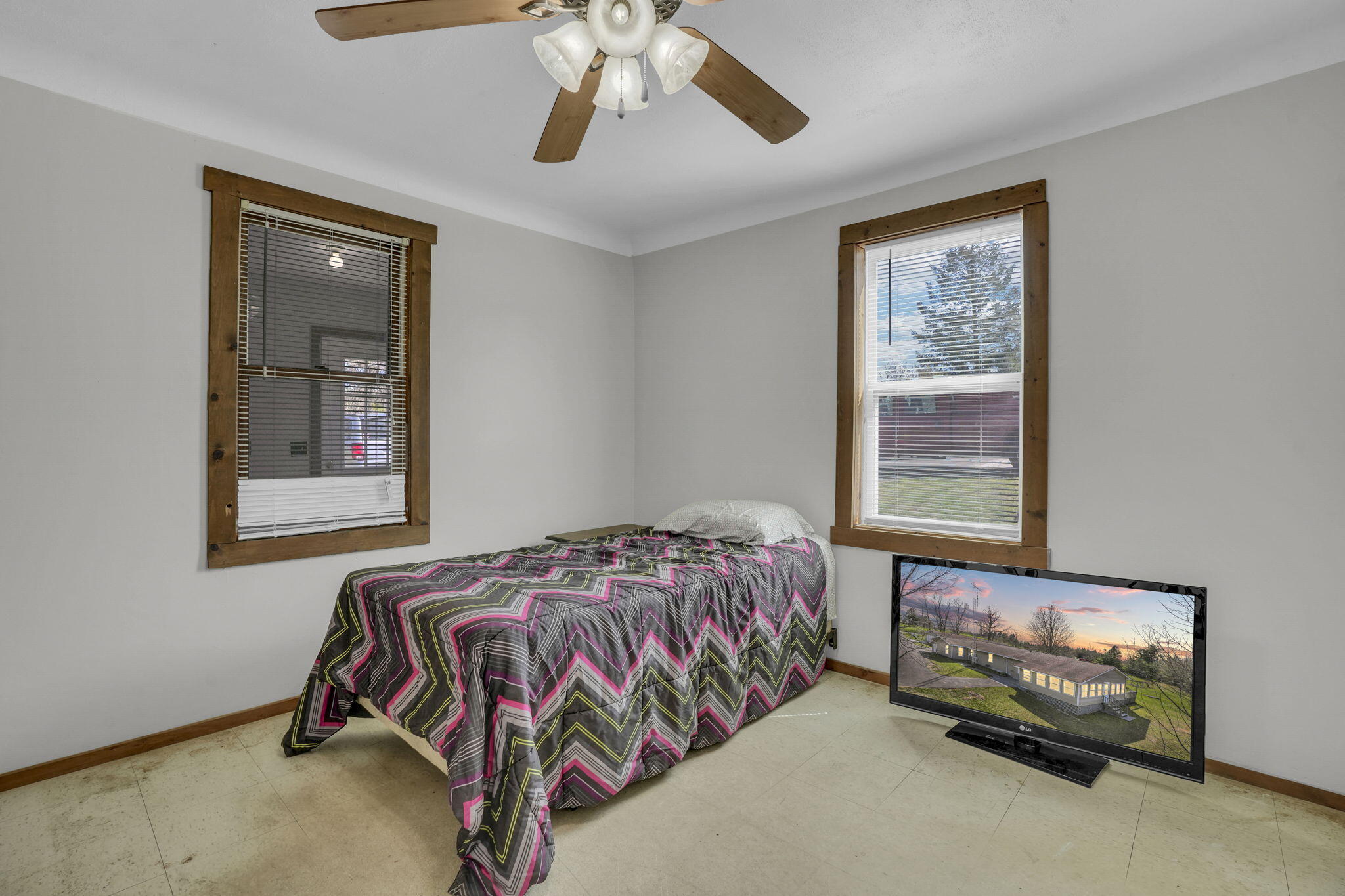 10976 E 3 Mile Road Property Photo 18