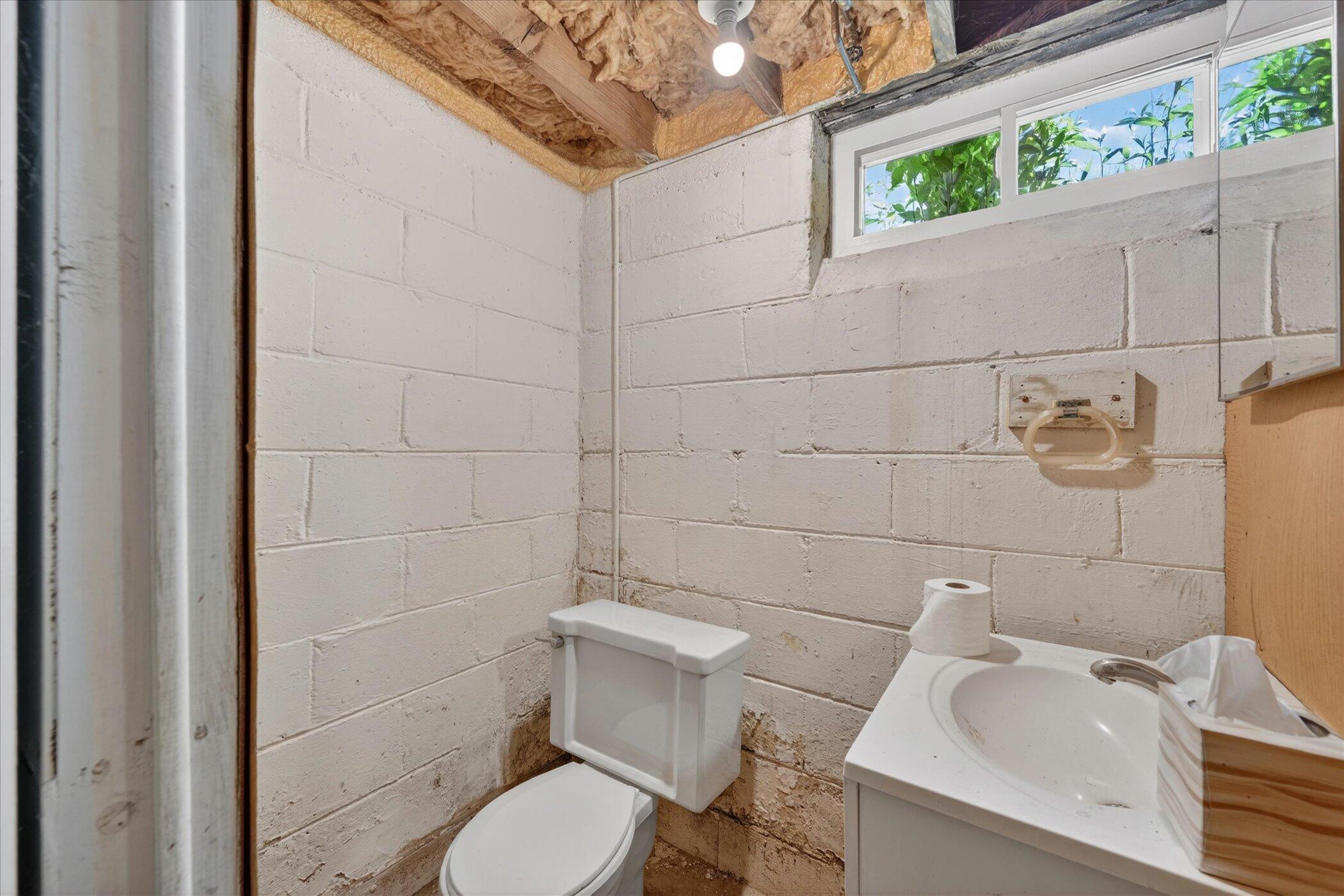 14000 Wales Street Property Photo 20