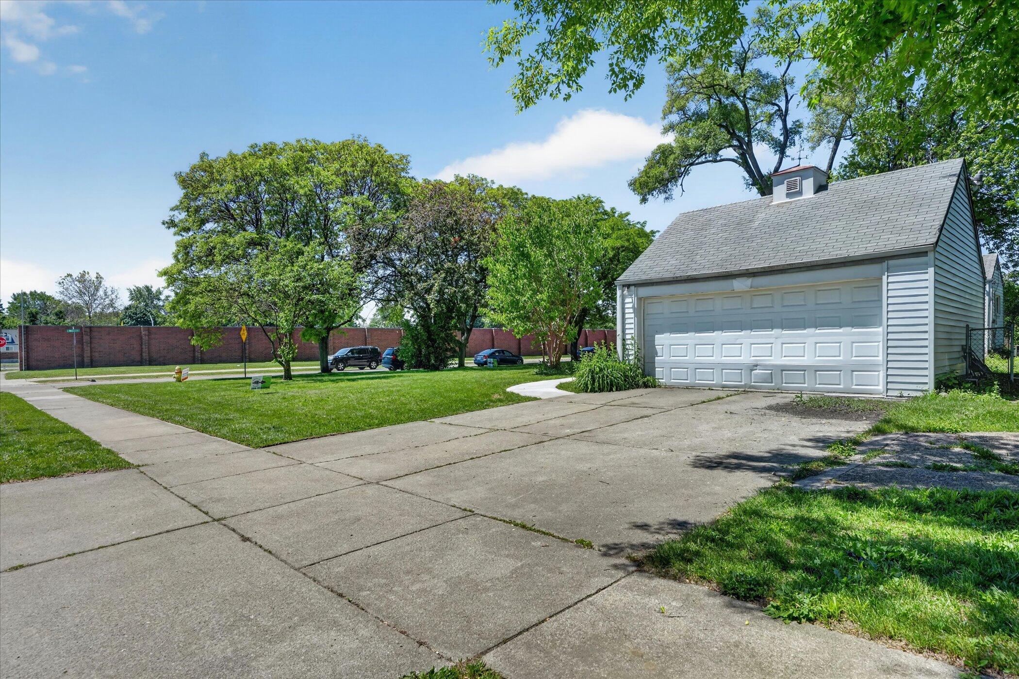 14000 Wales Street Property Photo 23