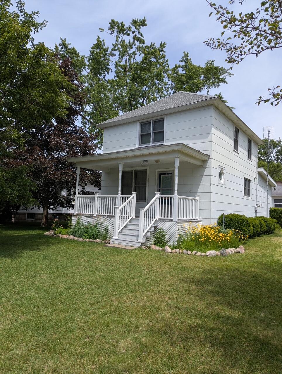 9567 Maplewood Avenue Property Photo 1