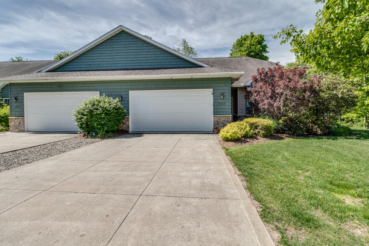 7024 Green Ridge Boulevard Property Photo 1