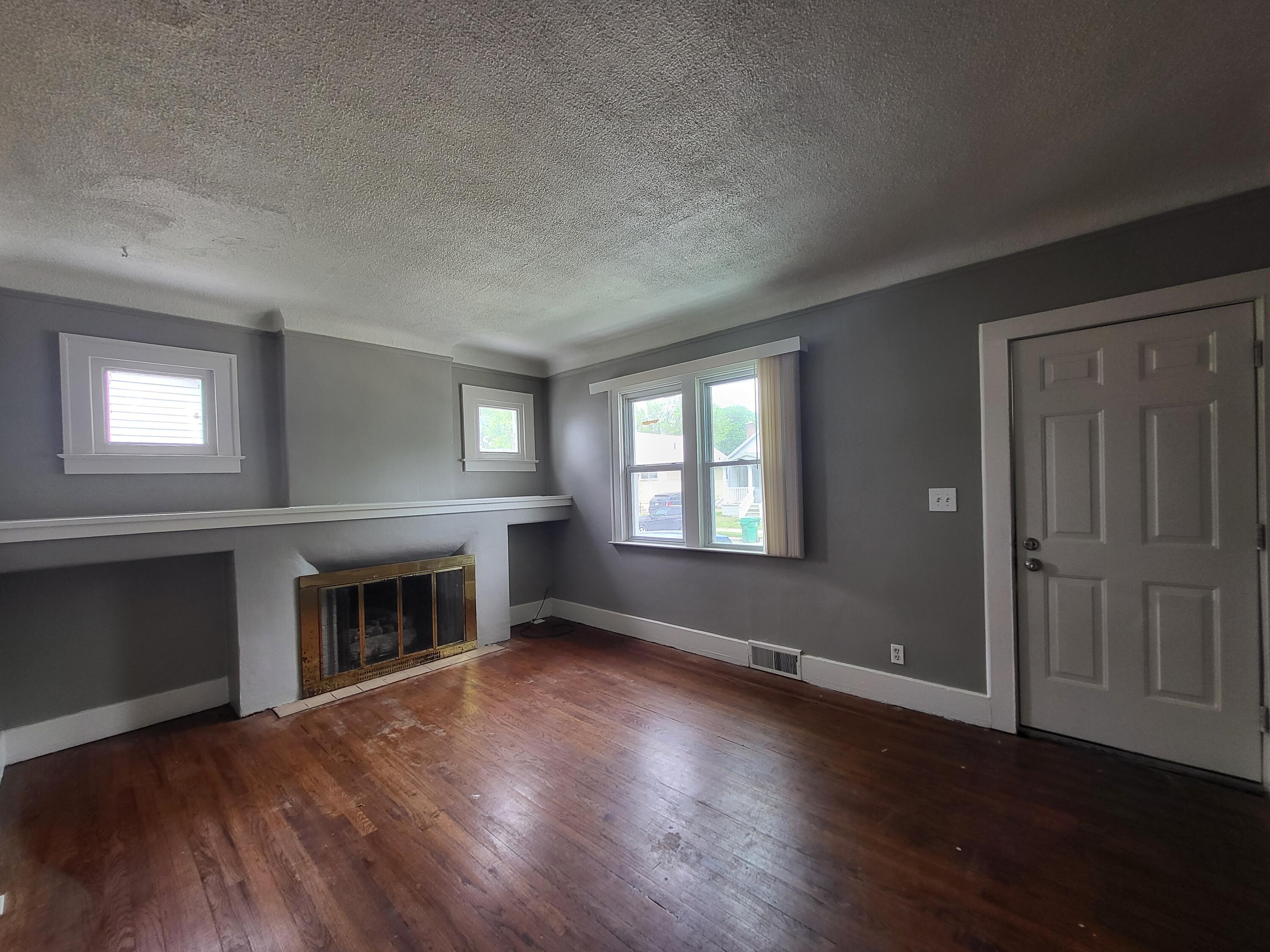 21769 Donald Avenue Property Photo 4