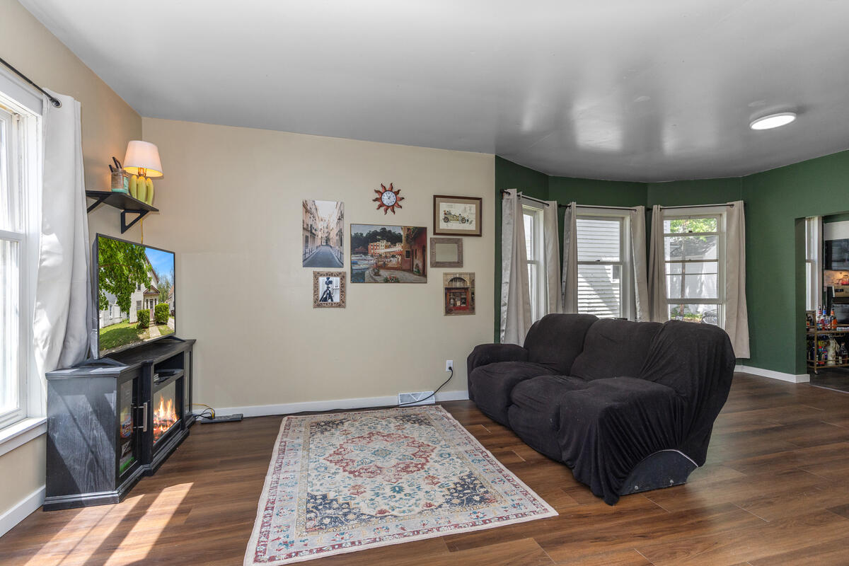 124 Woodward Avenue Property Photo 4