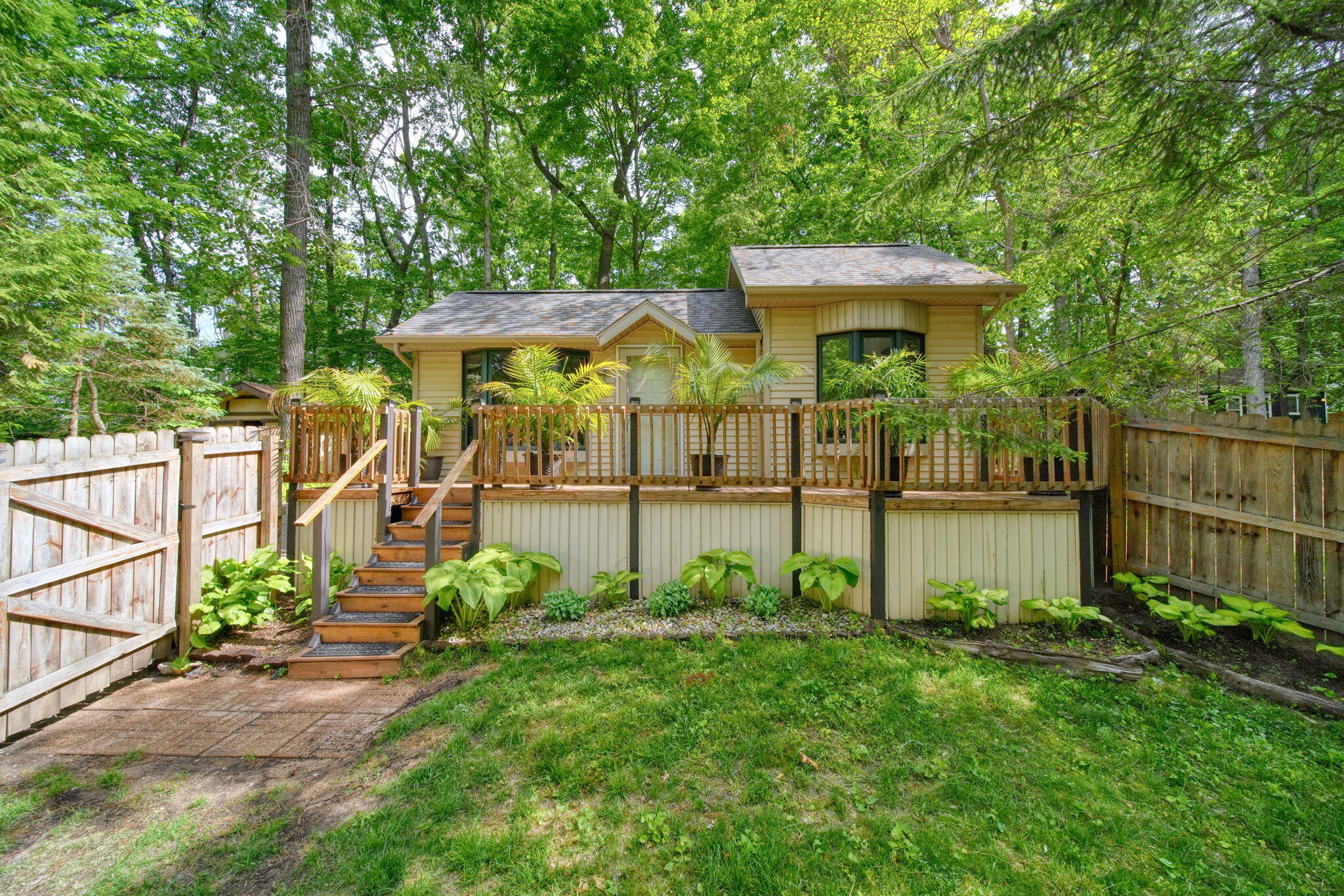 2114 Timber Lane Property Photo 4