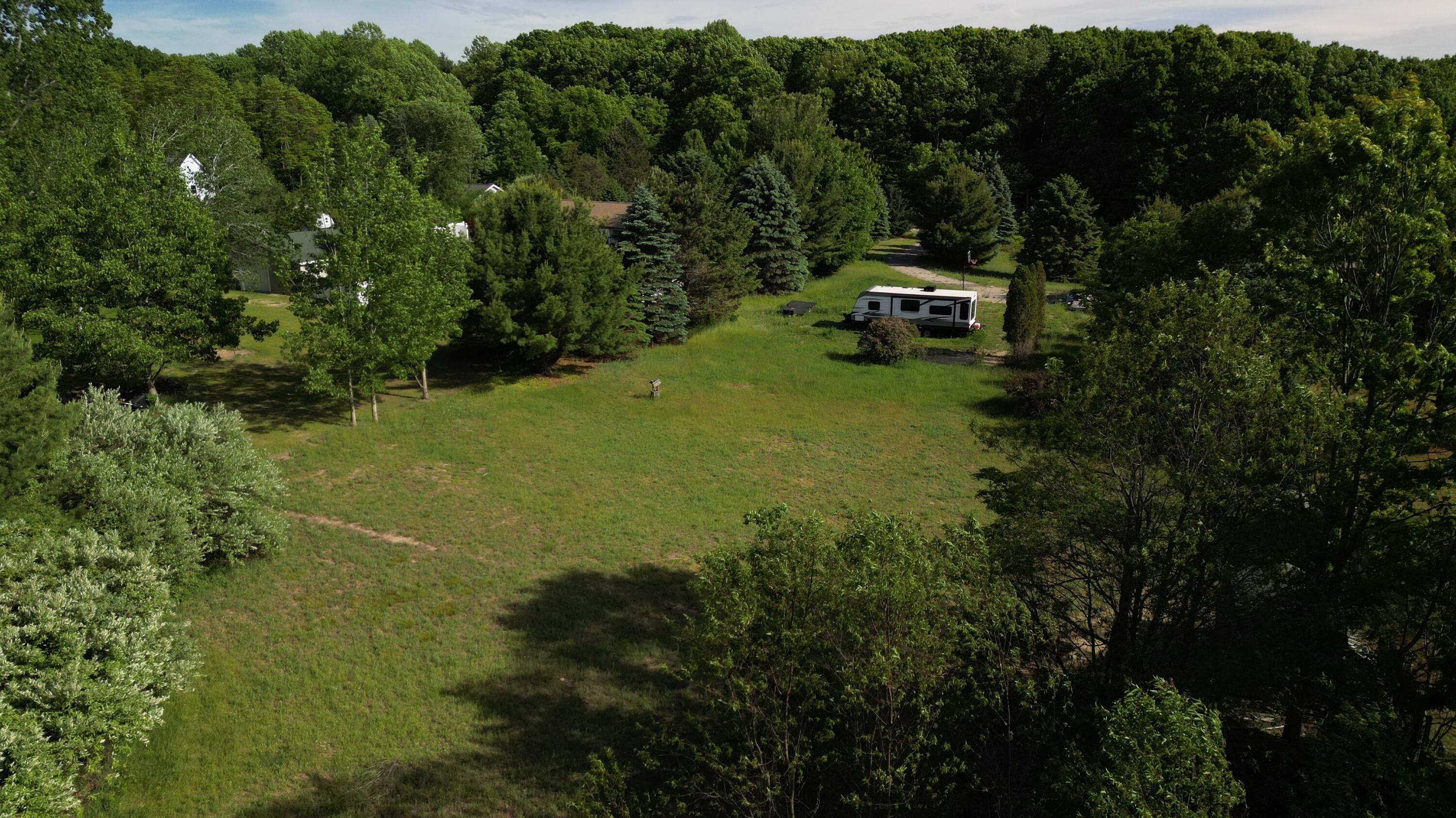 6829 Dale Court Property Photo 4