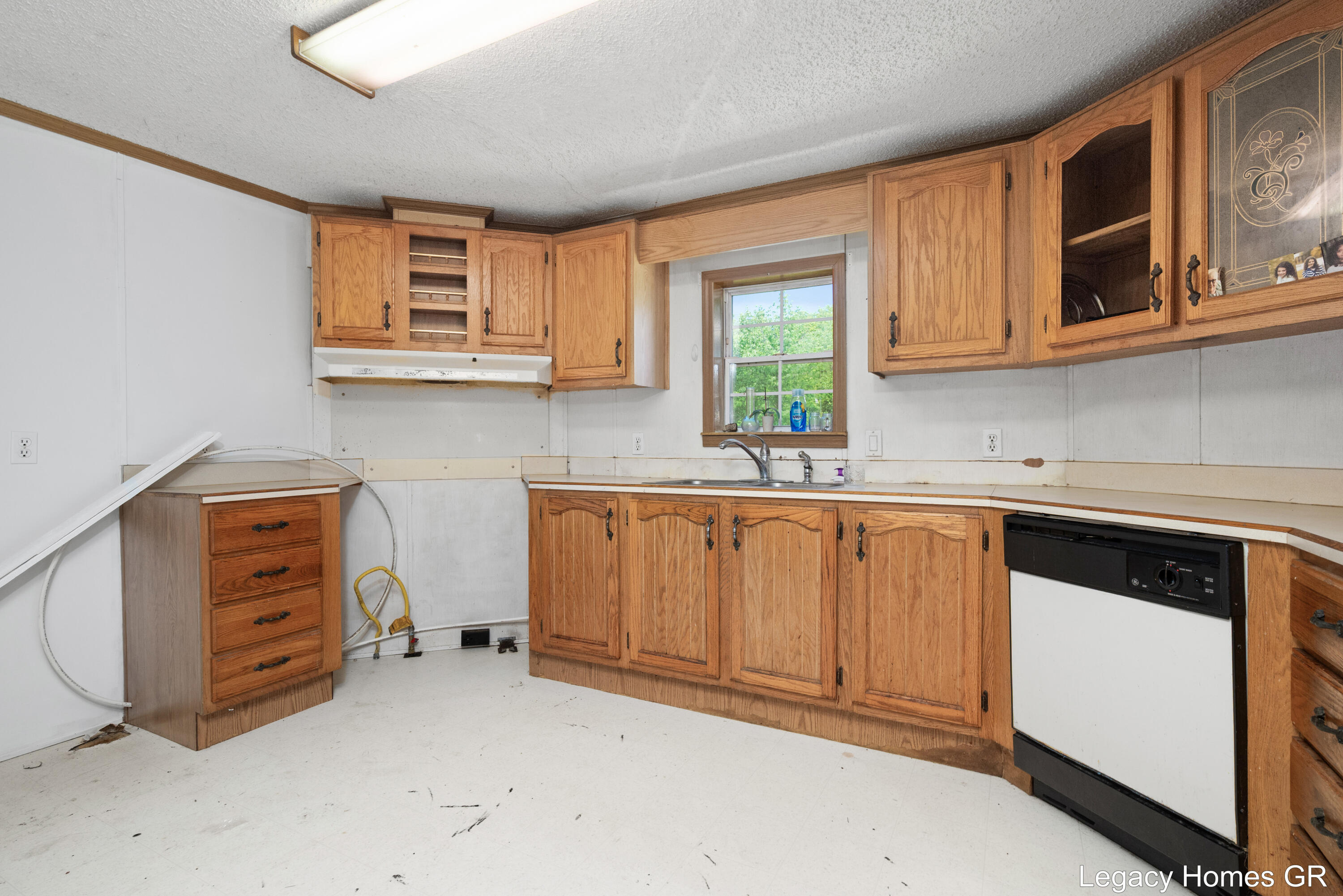 4621 Baker Road Property Photo 7